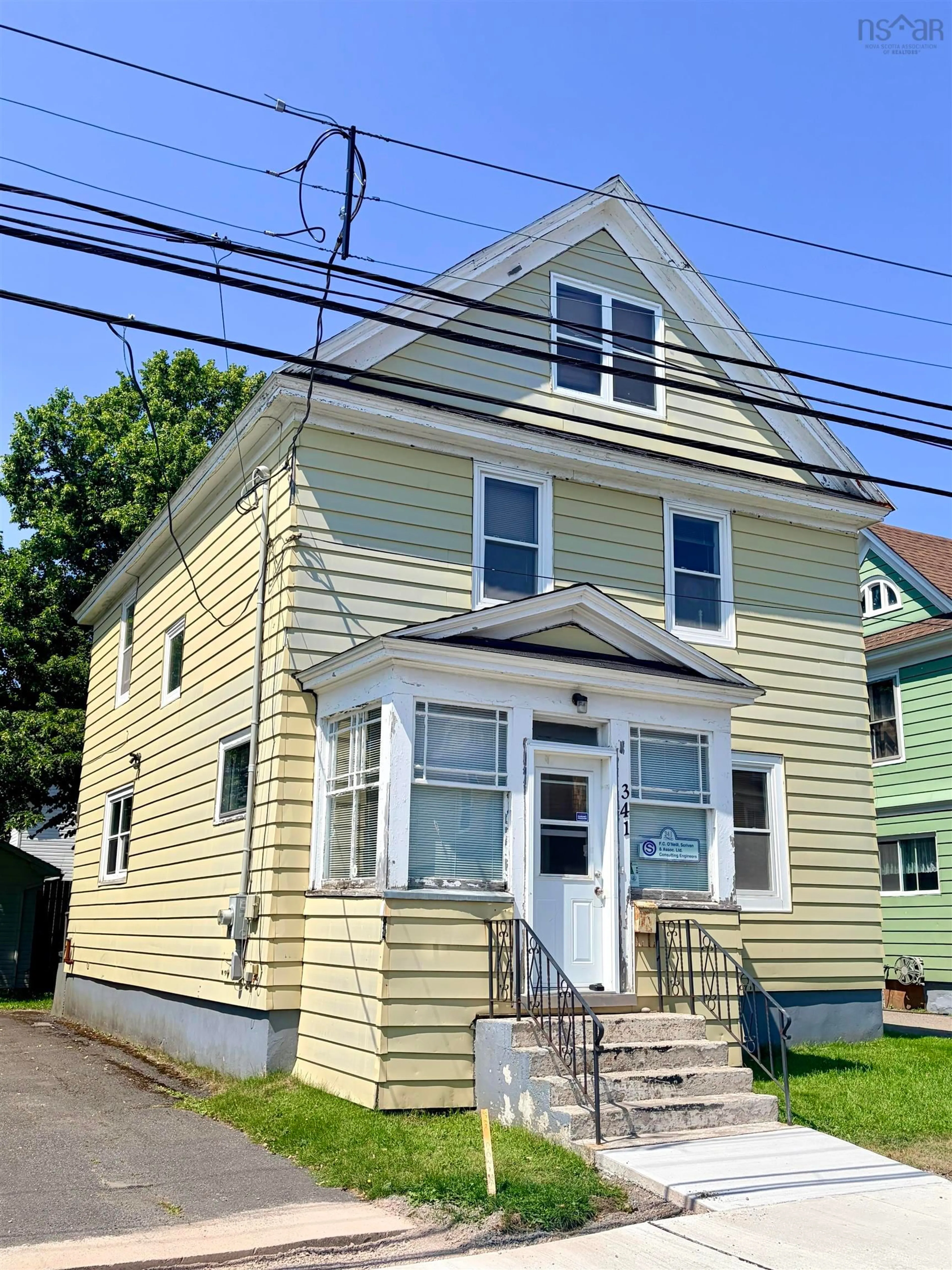 Home with vinyl exterior material, street for 341 Townsend, Sydney Nova Scotia B1P 5G1