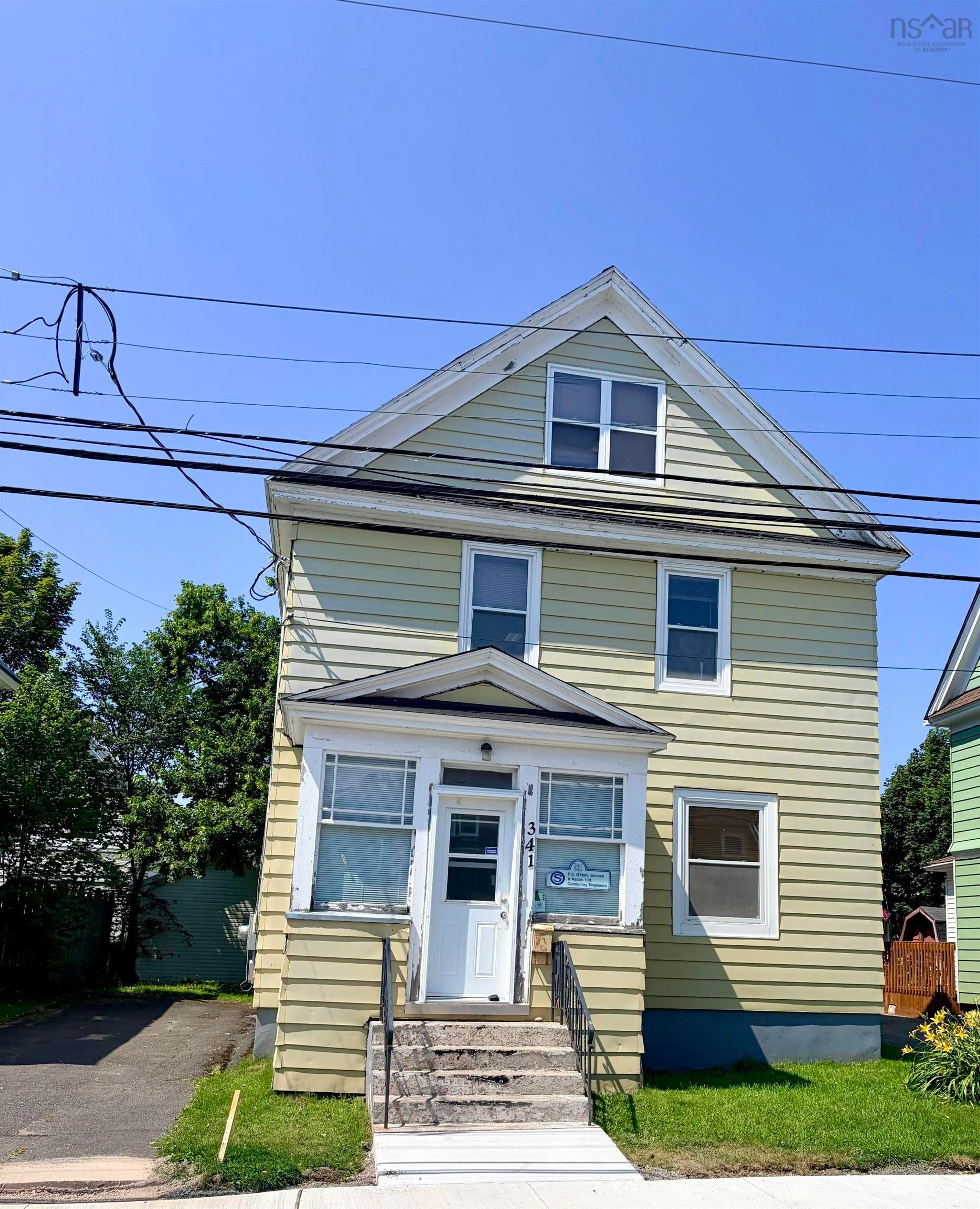Home with vinyl exterior material, street for 341 Townsend, Sydney Nova Scotia B1P 5G1
