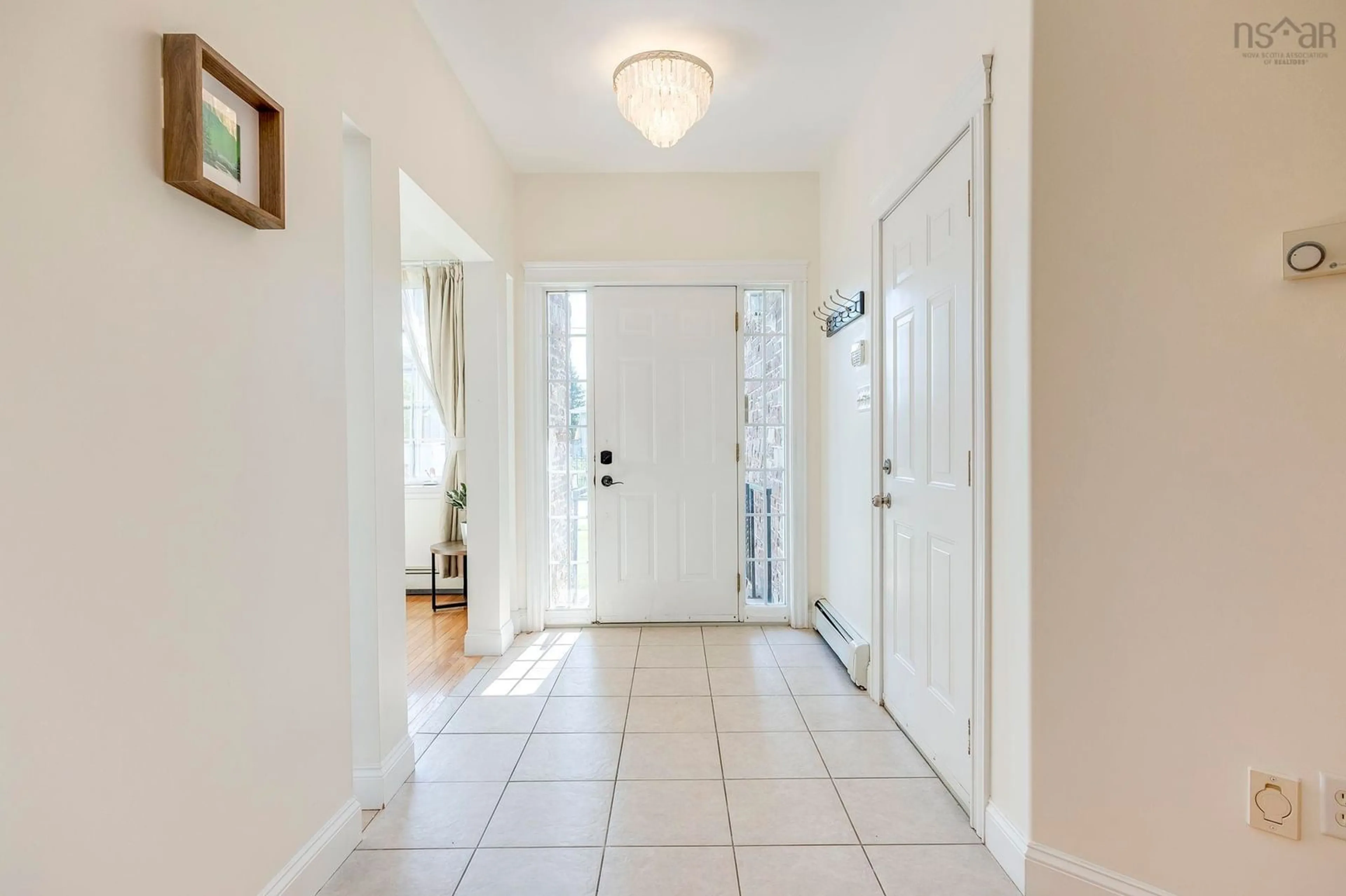 Indoor entryway for 86 Stone Gate Dr, Halifax Nova Scotia B3N 3L2