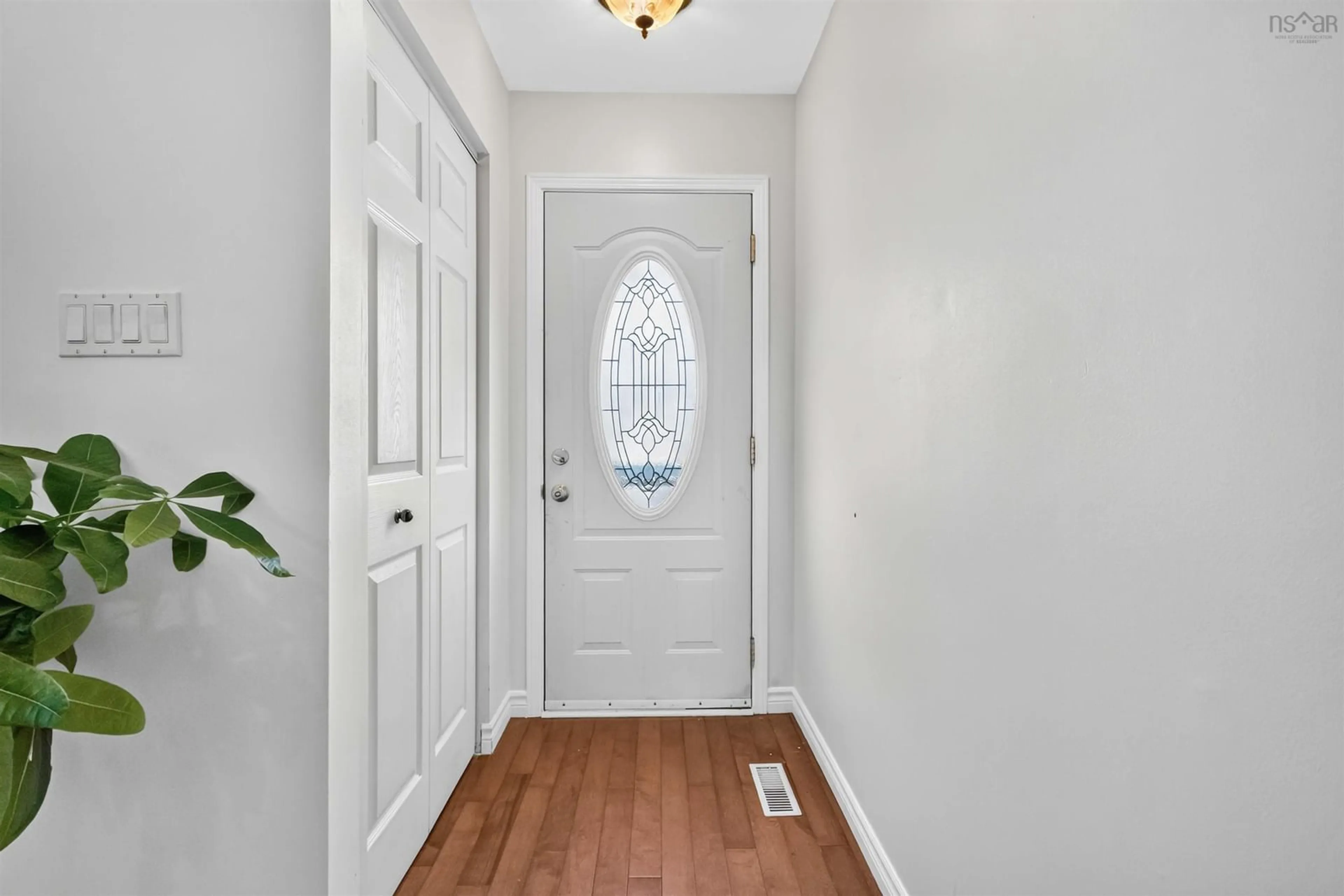 Indoor entryway for 27 Armbro Lane, Cole Harbour Nova Scotia B2V 1N9