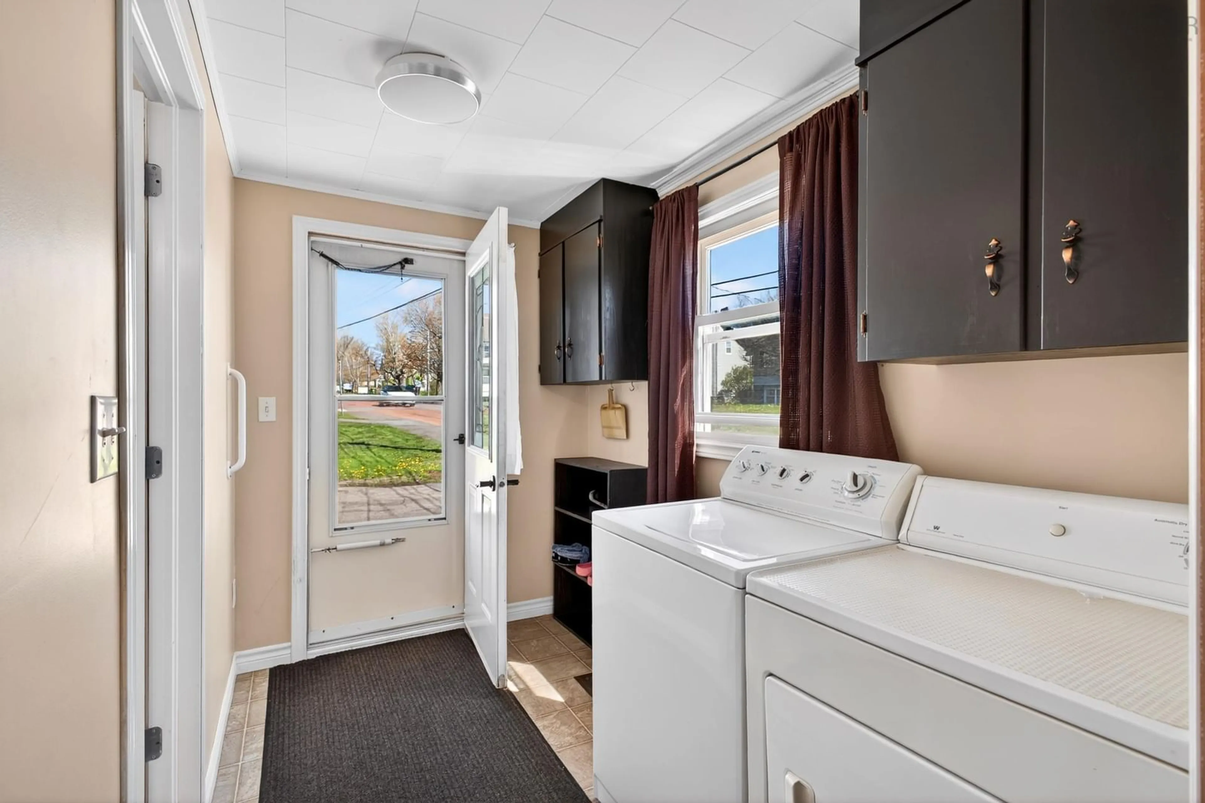 Laundry room for 179 Prince Albert St, Pugwash Nova Scotia B0K 1L0