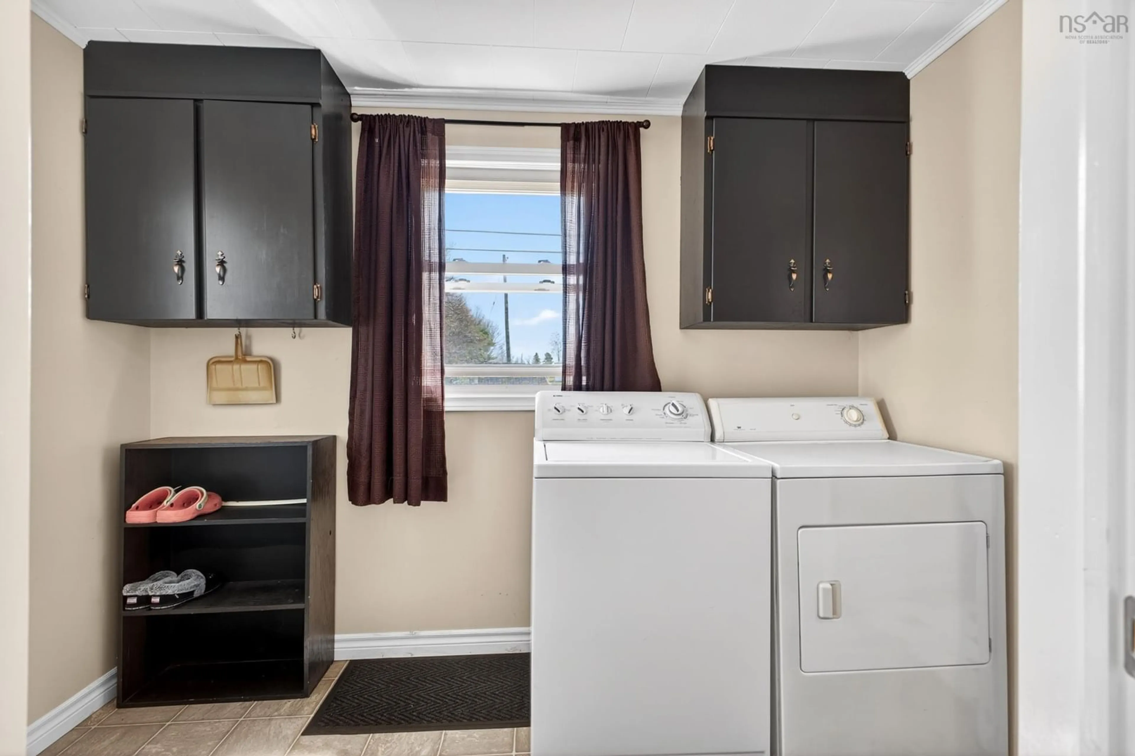 Laundry room for 179 Prince Albert St, Pugwash Nova Scotia B0K 1L0