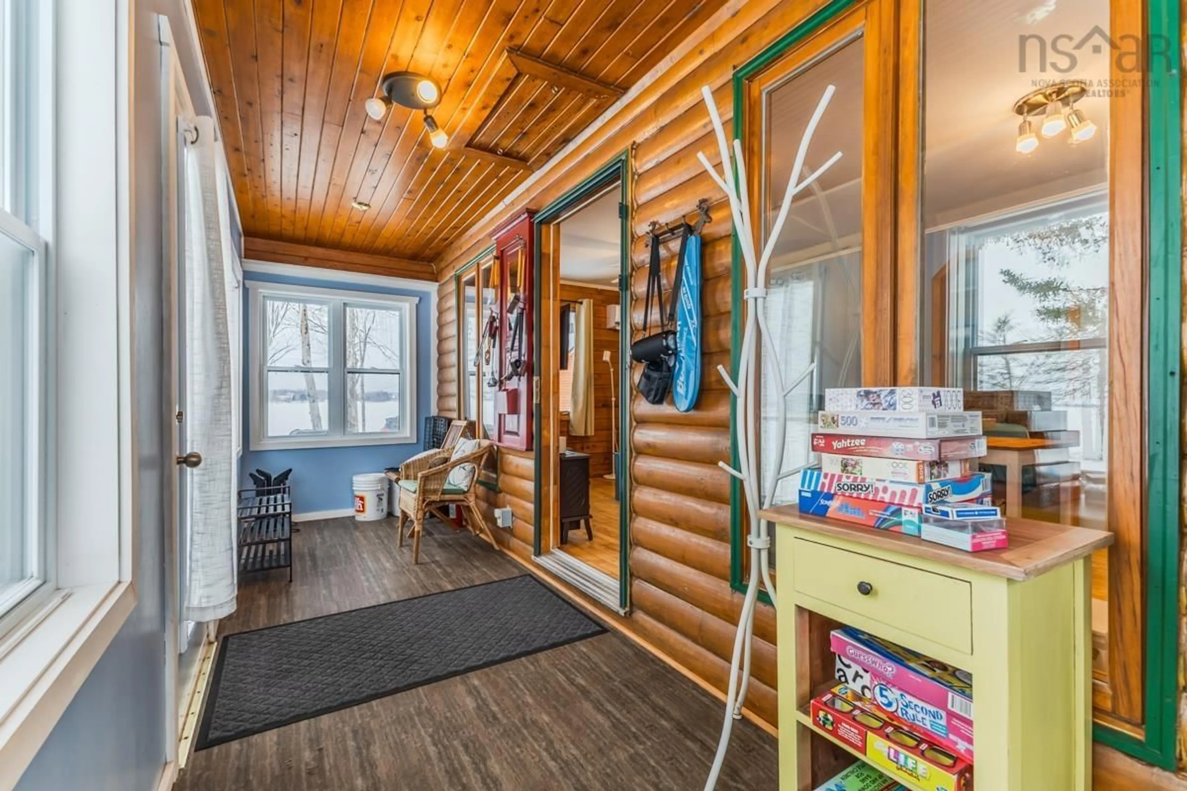Indoor entryway for 1120 Sandpoint Rd, Sand Point Nova Scotia B0K 1V0