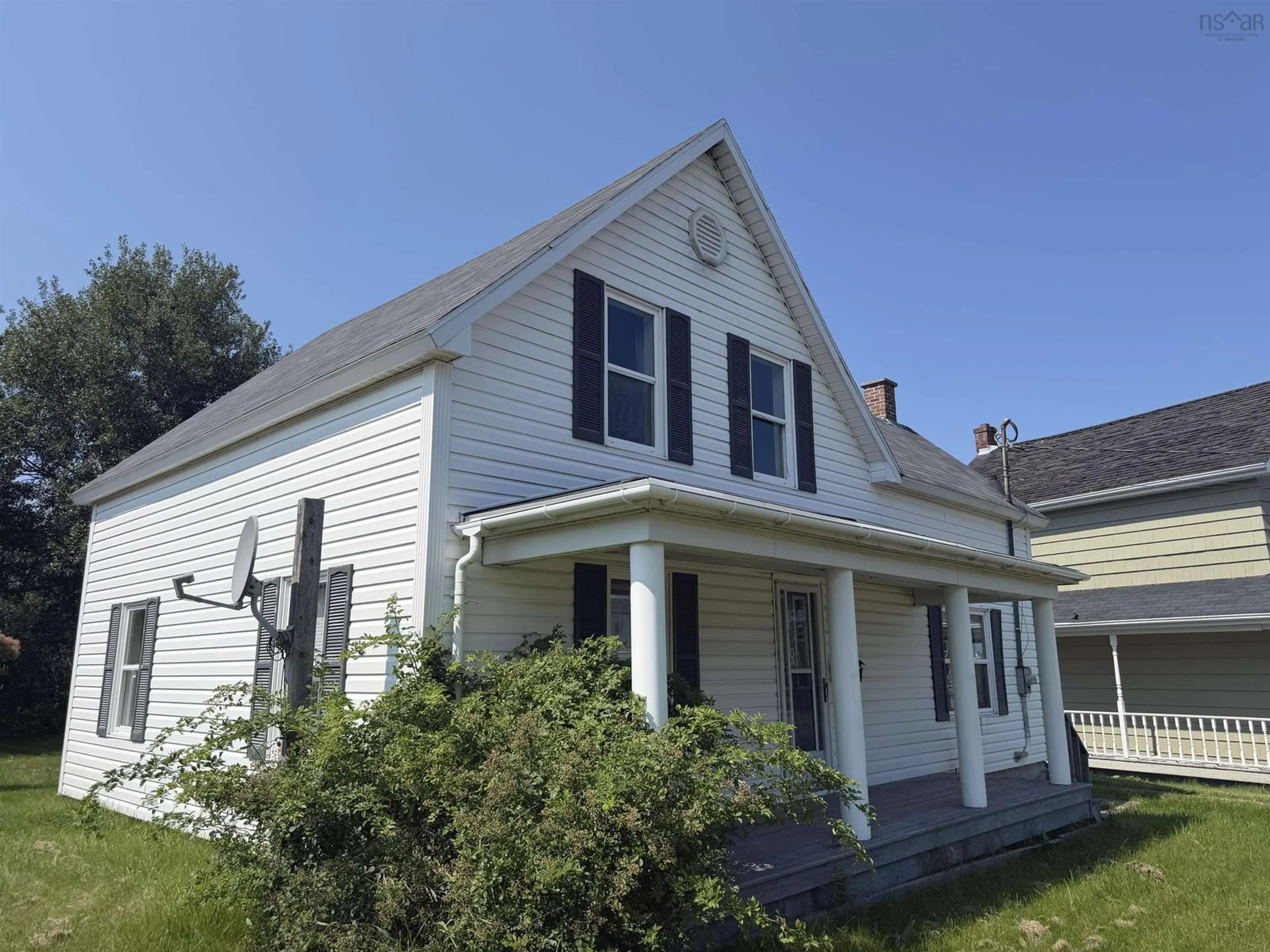 Home with vinyl exterior material, street for 272 King Edward St, Glace Bay Nova Scotia B1A 5V7