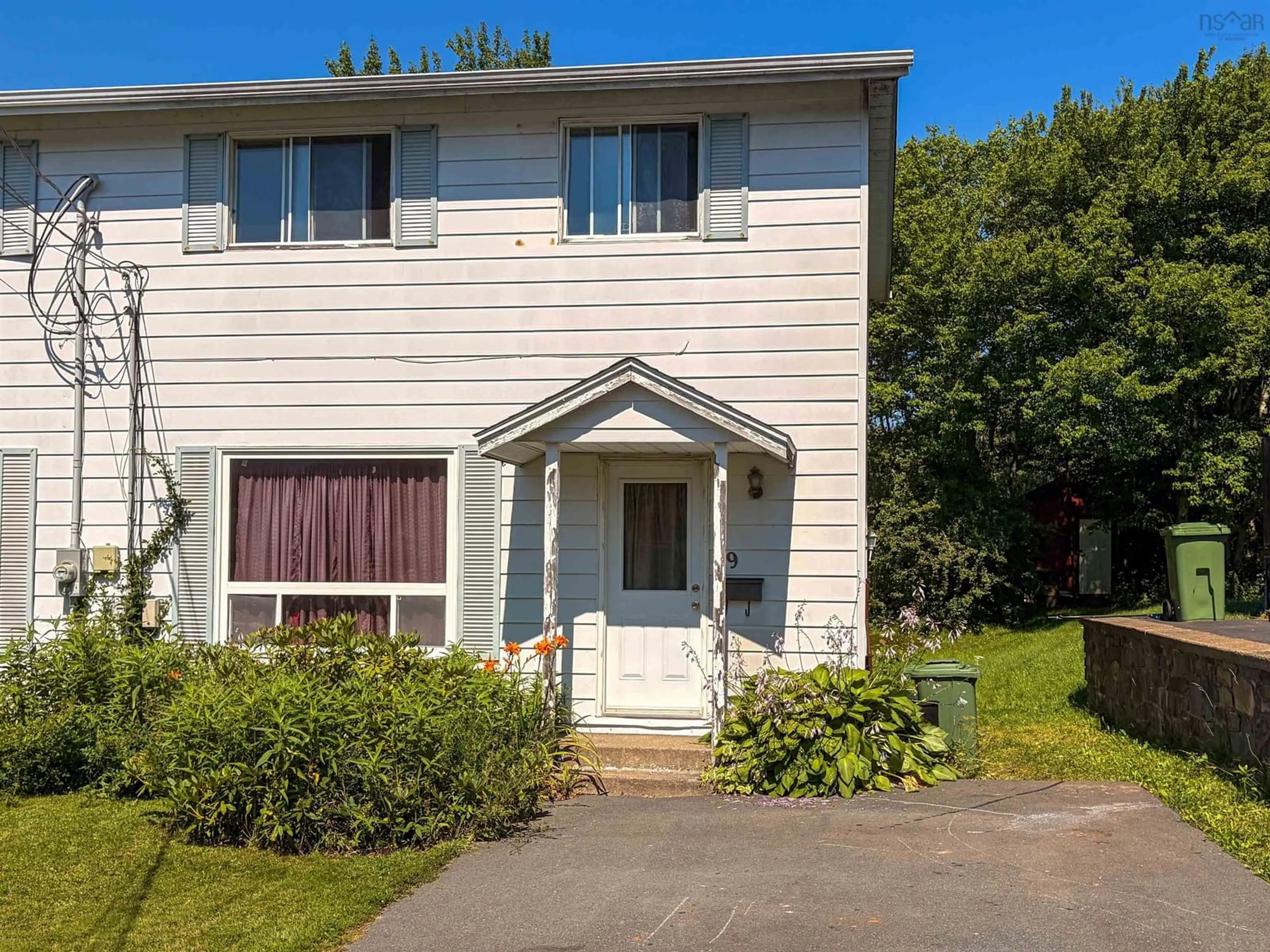 Home with vinyl exterior material, street for 19 Brompton Rd, Dartmouth Nova Scotia B2W 4M5