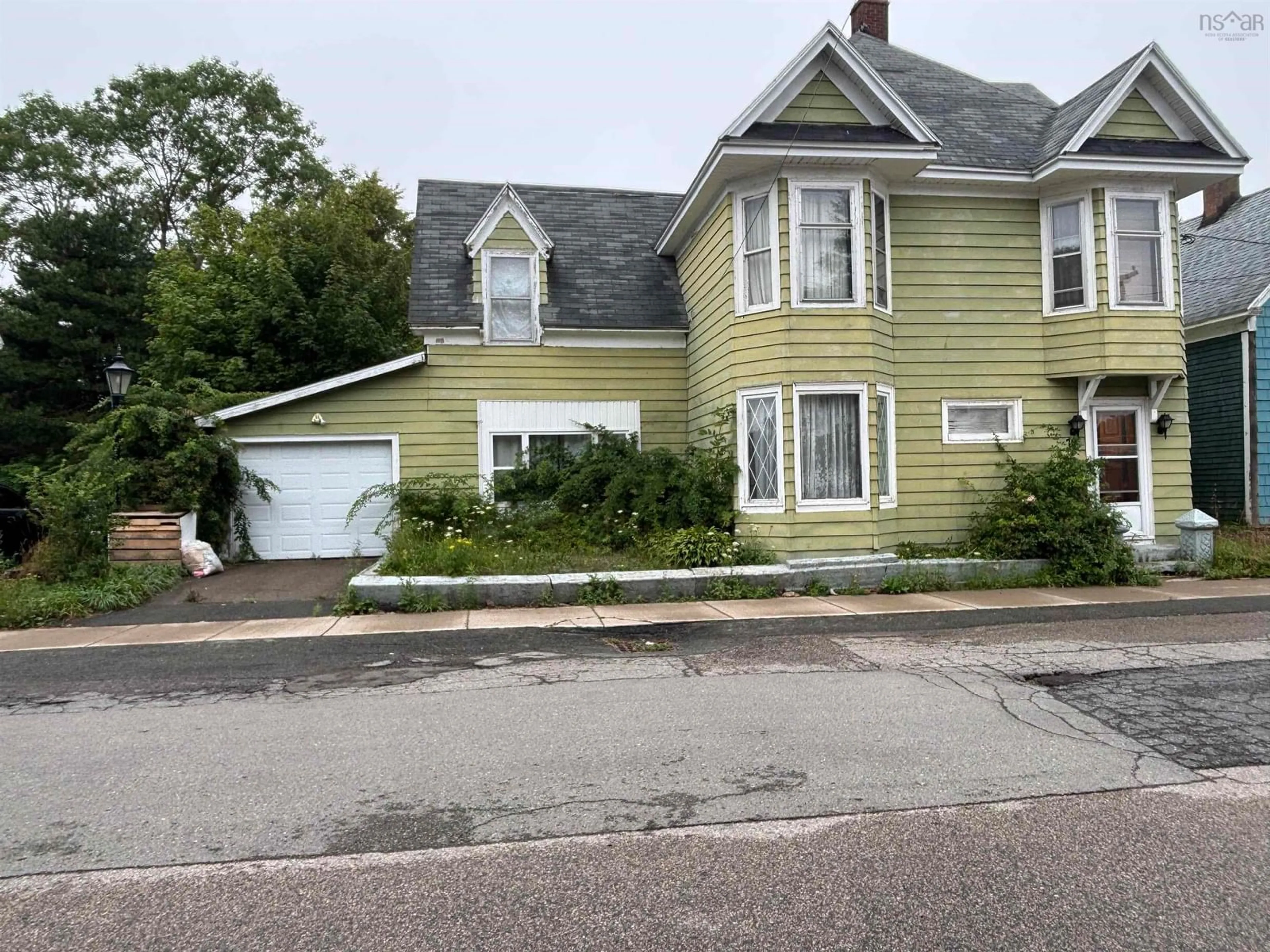 Unknown for 76 Pleasant St, North Sydney Nova Scotia B2A 2M2