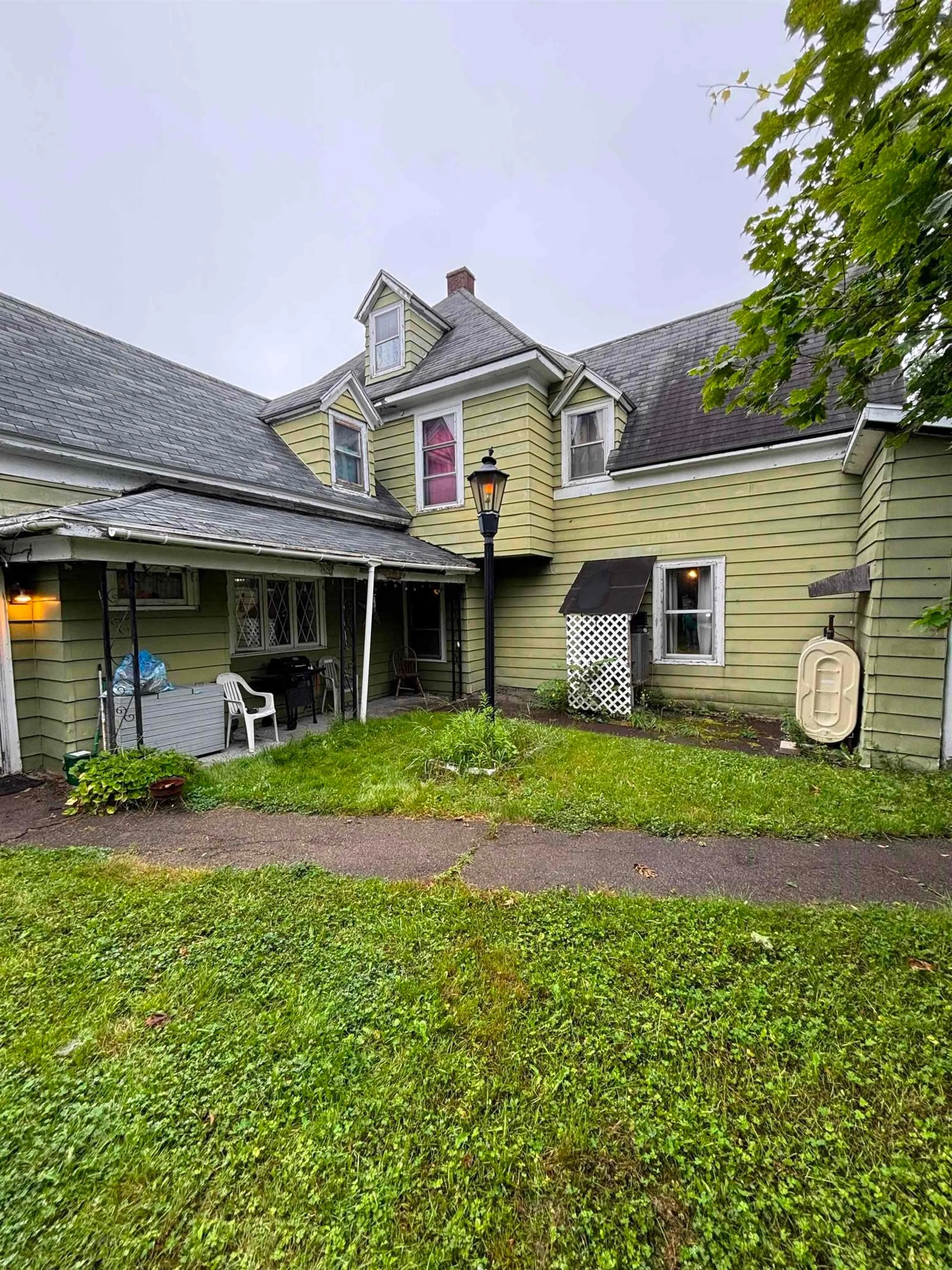 A pic from outside/outdoor area/front of a property/back of a property/a pic from drone, building for 76 Pleasant St, North Sydney Nova Scotia B2A 2M2