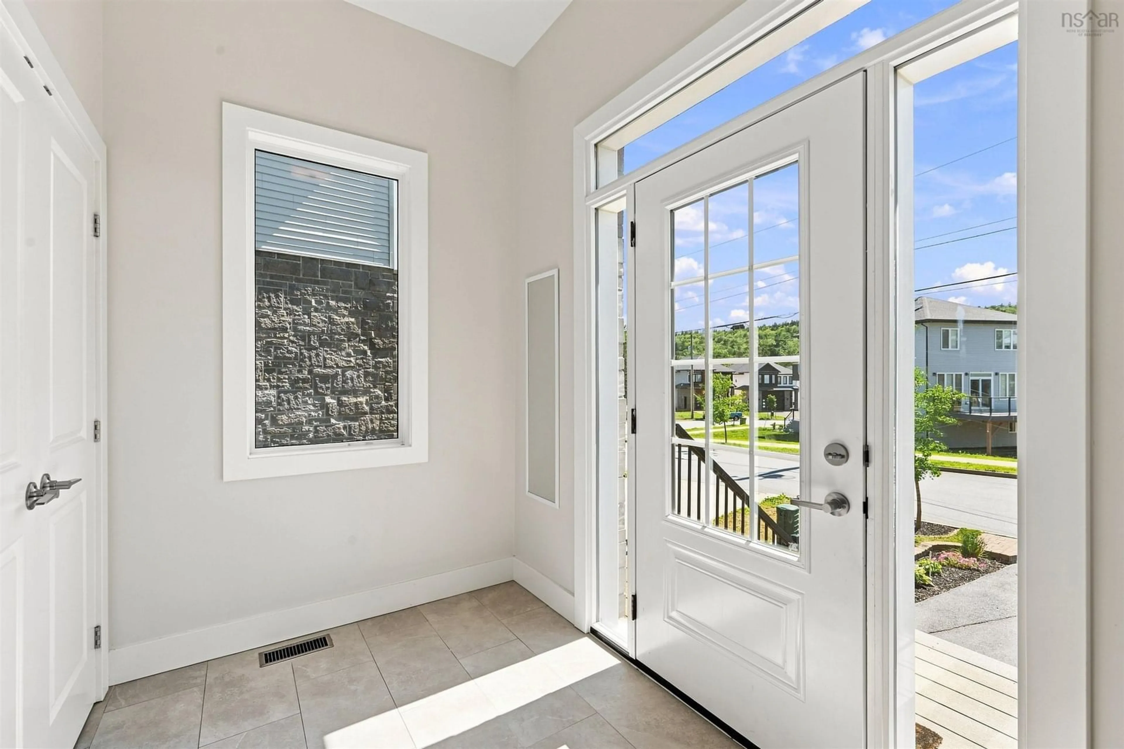 Indoor entryway for 24 Breaktrail Dr, Bedford Nova Scotia B4B 2J7