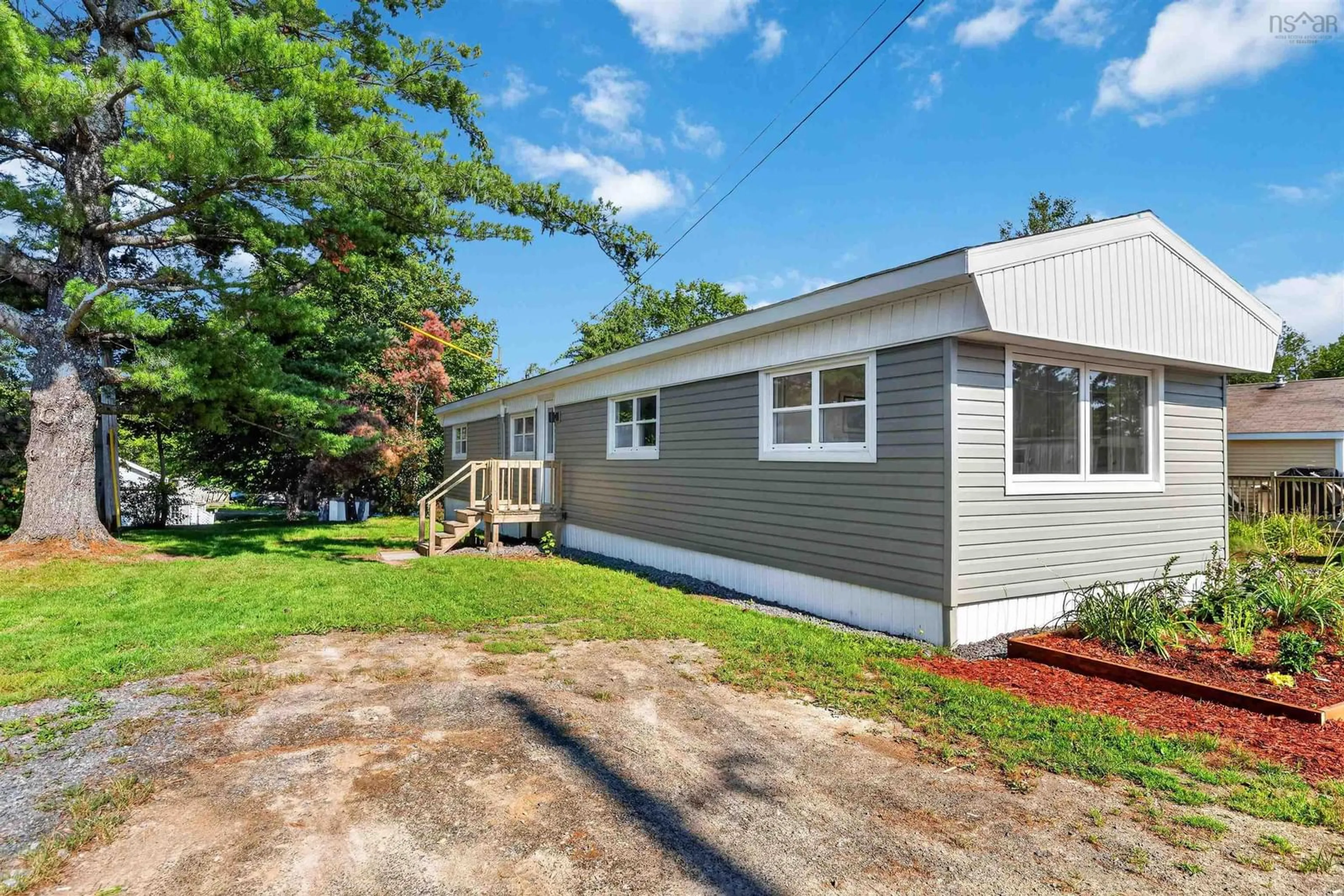 Home with vinyl exterior material, unknown for 13 Hilltop Dr, Falmouth Nova Scotia B0P 1L0