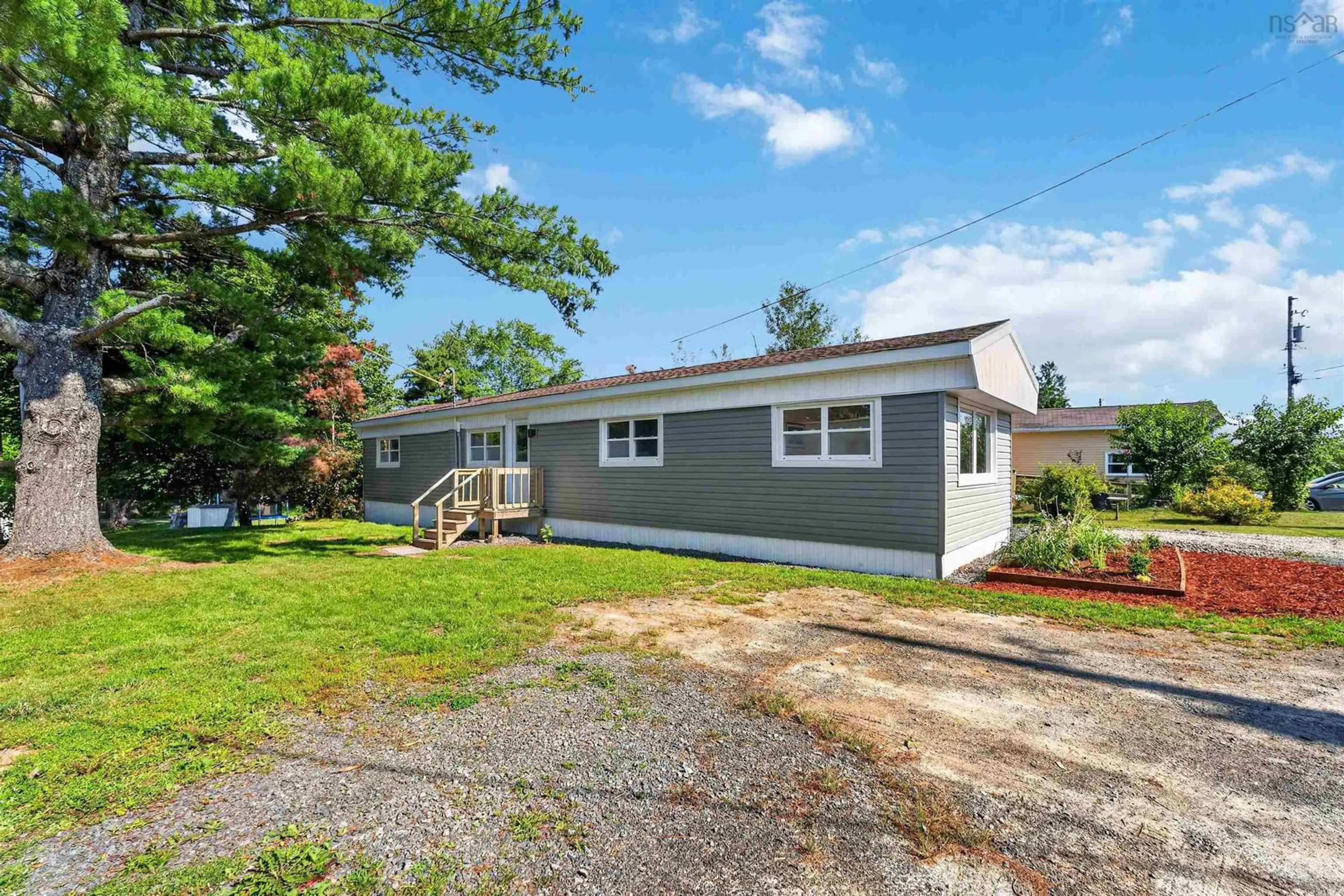 Home with vinyl exterior material, unknown for 13 Hilltop Dr, Falmouth Nova Scotia B0P 1L0