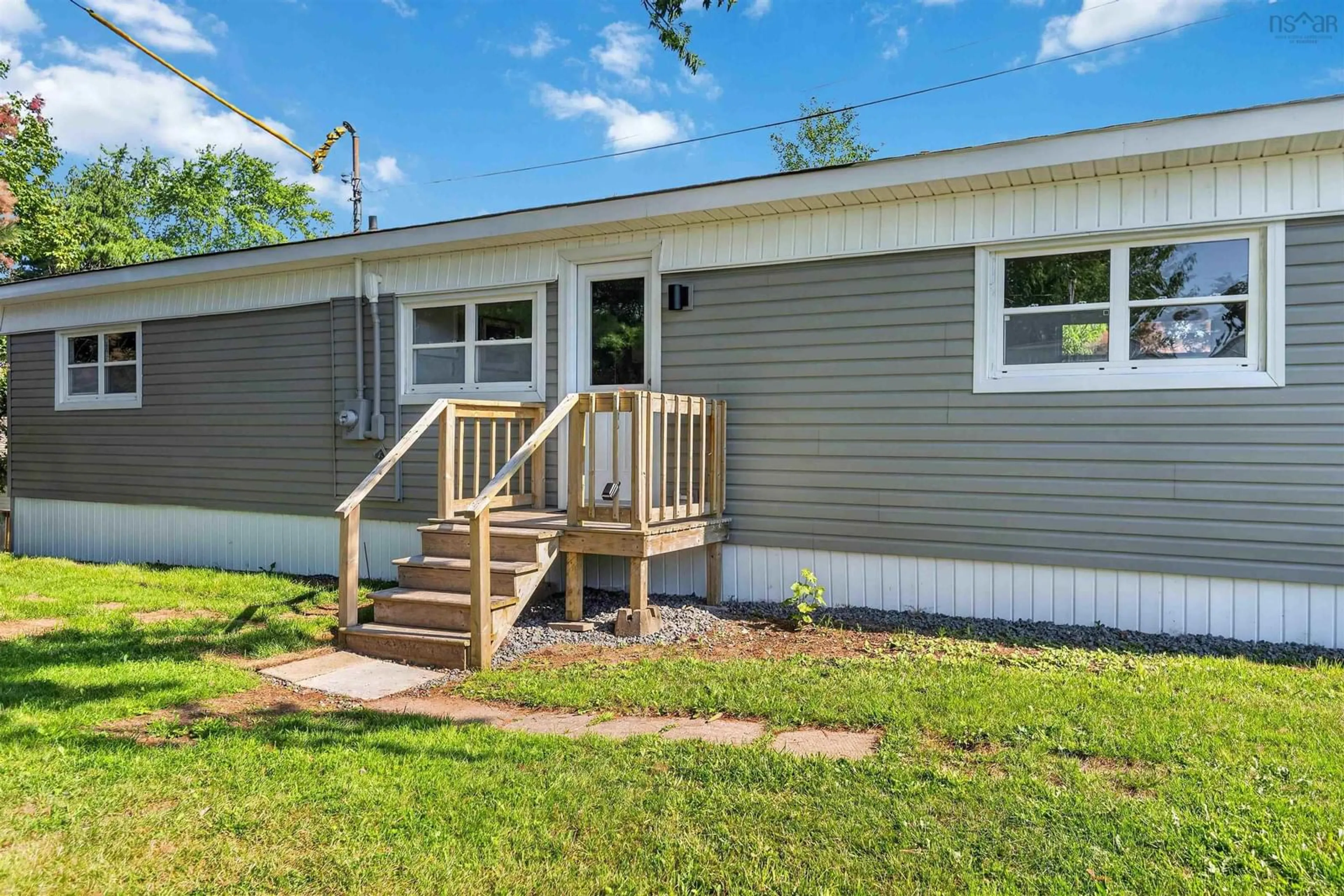 Home with vinyl exterior material, unknown for 13 Hilltop Dr, Falmouth Nova Scotia B0P 1L0