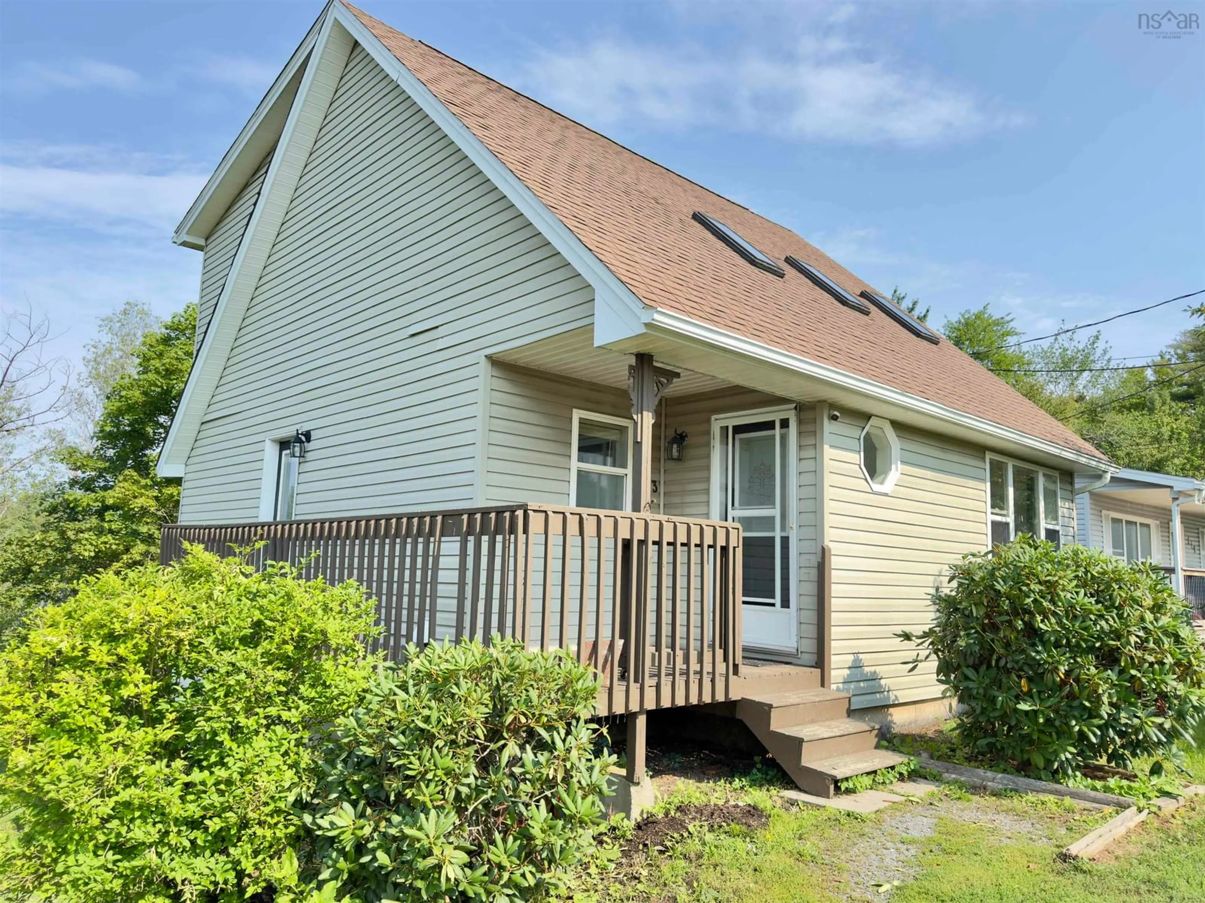 Home with vinyl exterior material, street for 123 Boxwood Cres, Lower Sackville Nova Scotia B4C 3Y9