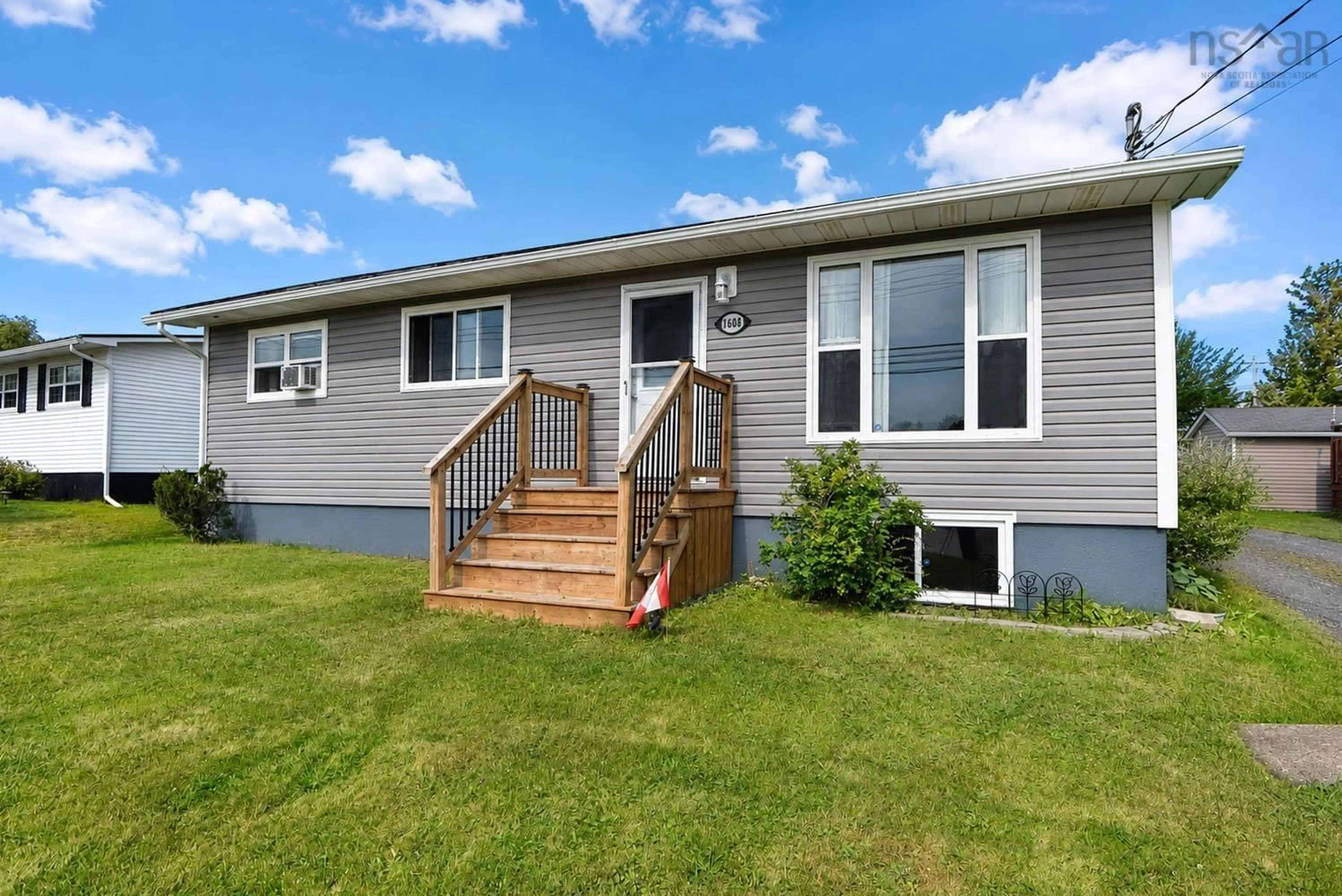 Home with vinyl exterior material, unknown for 1608 Office St, Westville Nova Scotia B0K 2A0