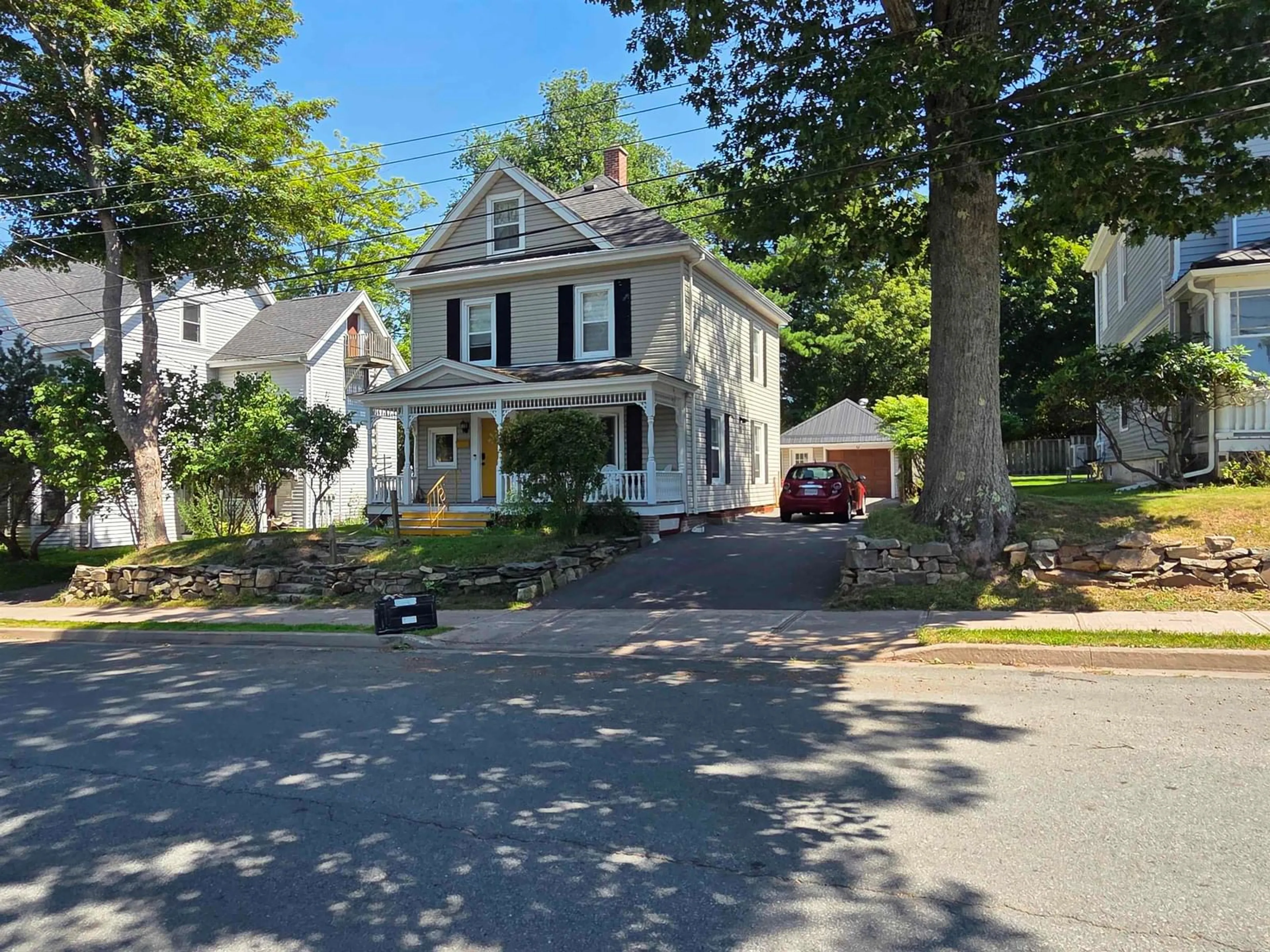 A pic from outside/outdoor area/front of a property/back of a property/a pic from drone, street for 135 Dominion St, Truro Nova Scotia B2N 3P7