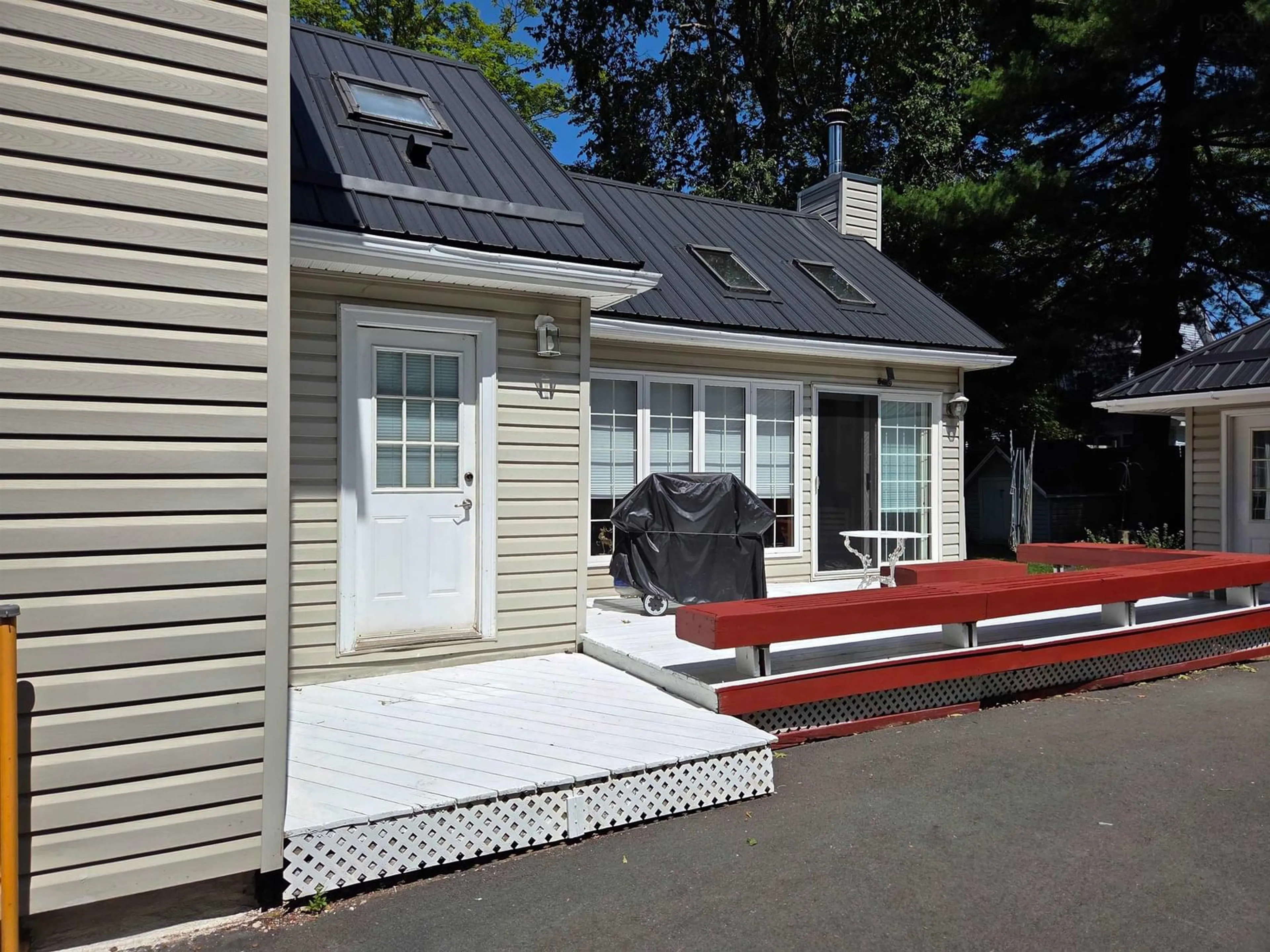 Home with vinyl exterior material, street for 135 Dominion St, Truro Nova Scotia B2N 3P7