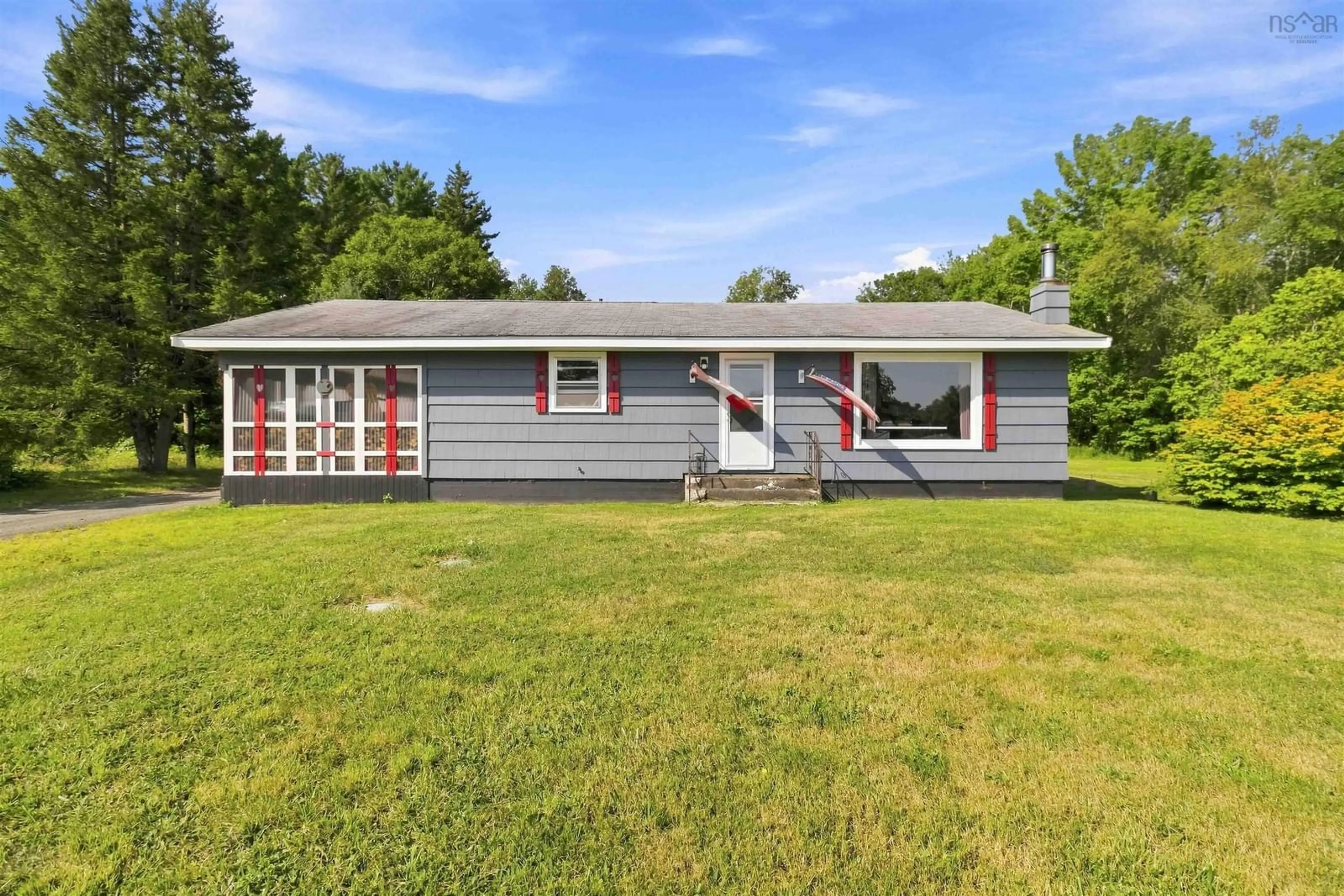Home with vinyl exterior material, unknown for 1662 Highway 331, Pleasantville Nova Scotia B0R 1G0