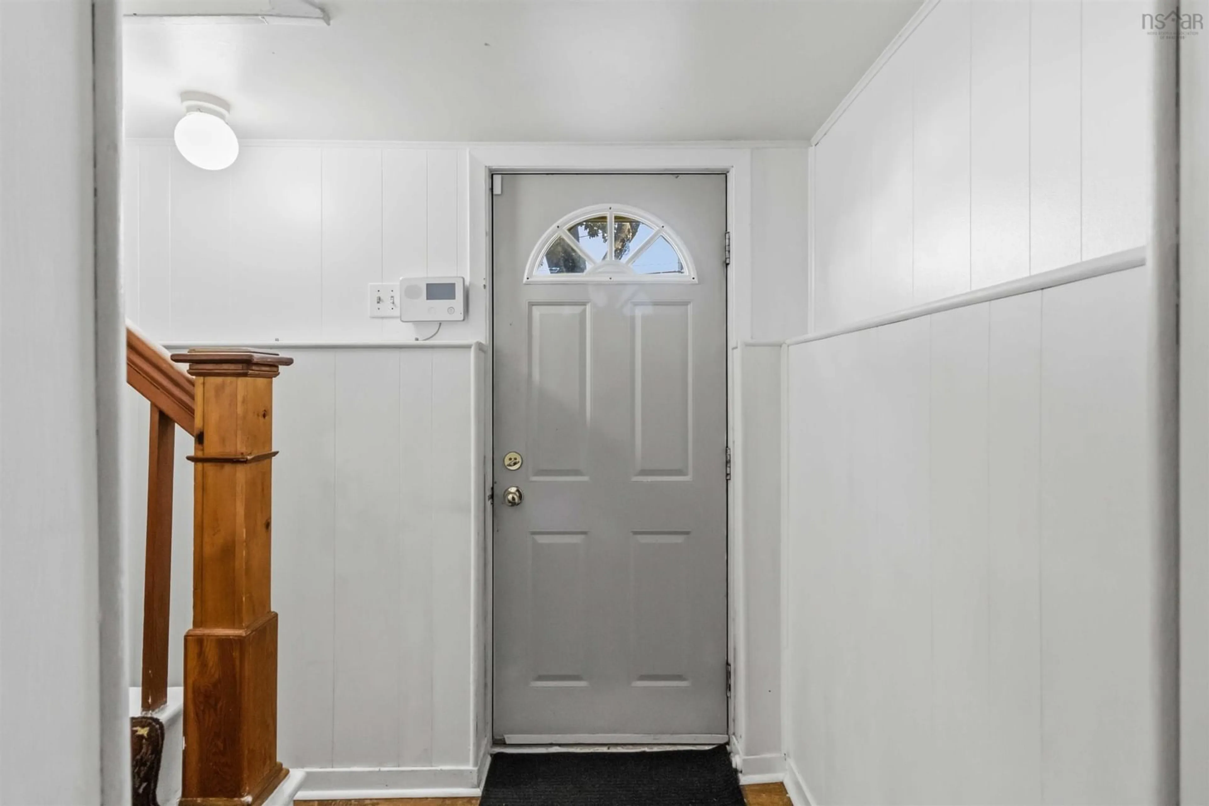 Indoor entryway for 3628 Barrington St, Halifax Nova Scotia B3K 2Y2