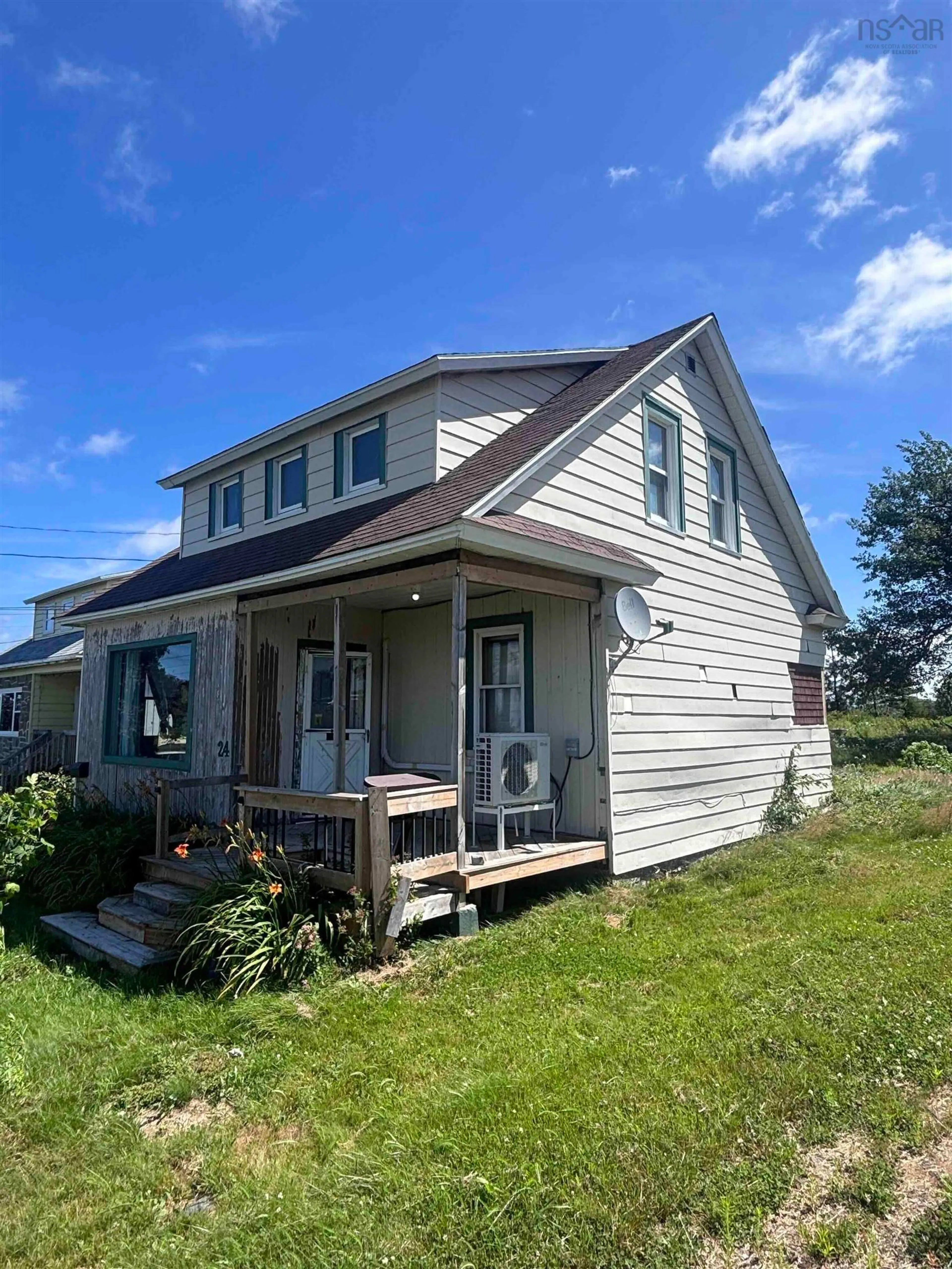 Home with vinyl exterior material, building for 24 Catherine St, Scotchtown Nova Scotia B1H 3B8