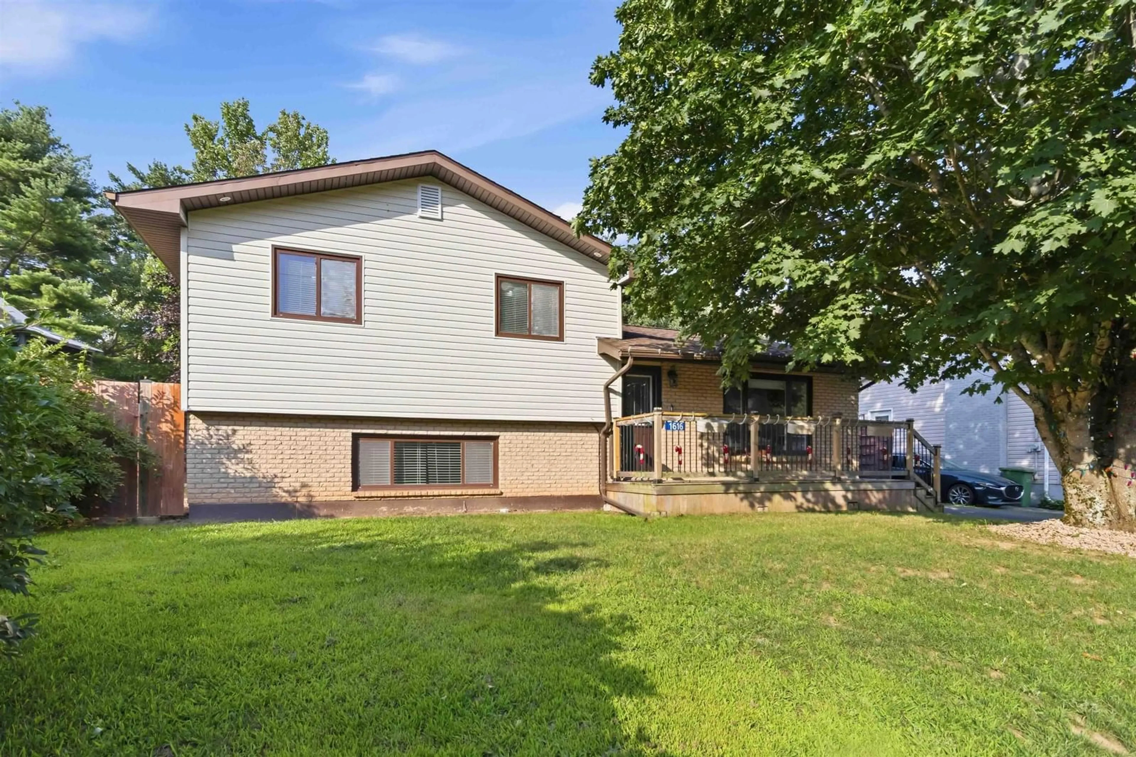 Home with vinyl exterior material, unknown for 1616 Riverside Drive, Lower Sackville Nova Scotia B4C 2Y8