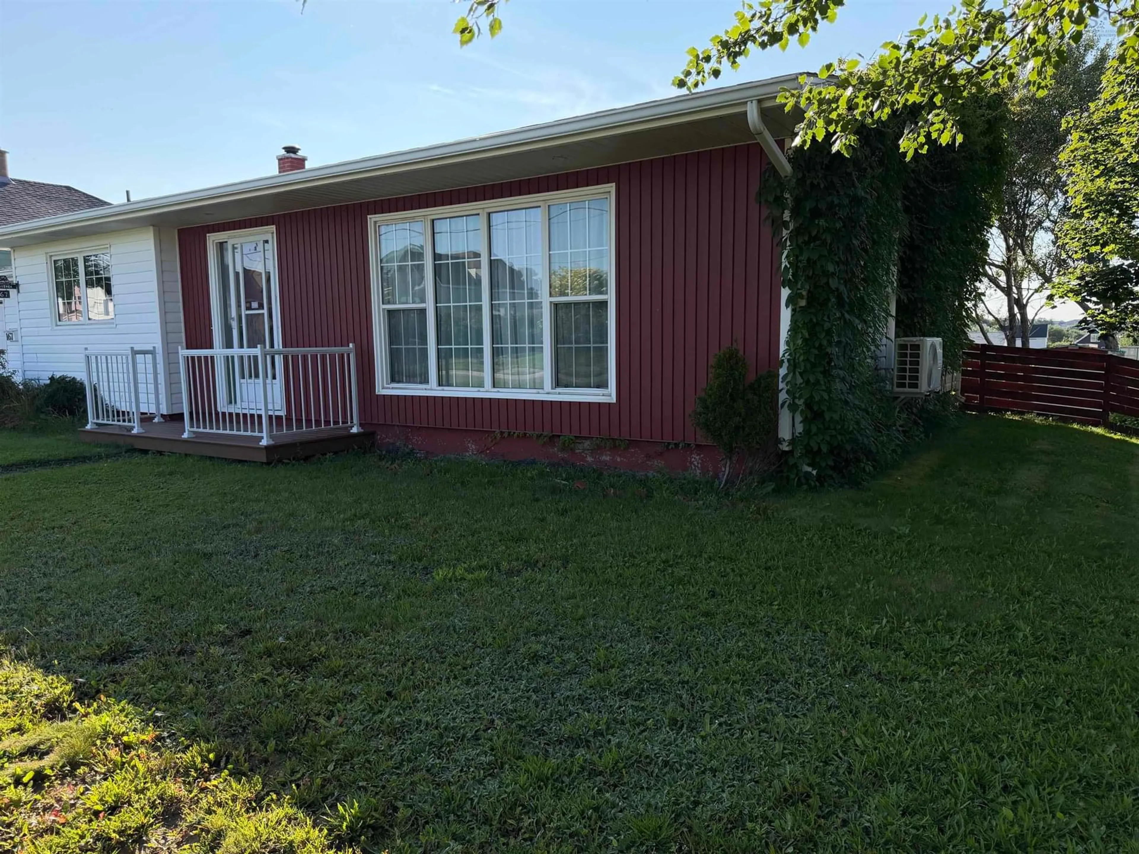 Home with vinyl exterior material, unknown for 167 Blackett St, Glace Bay Nova Scotia B1A 1E4