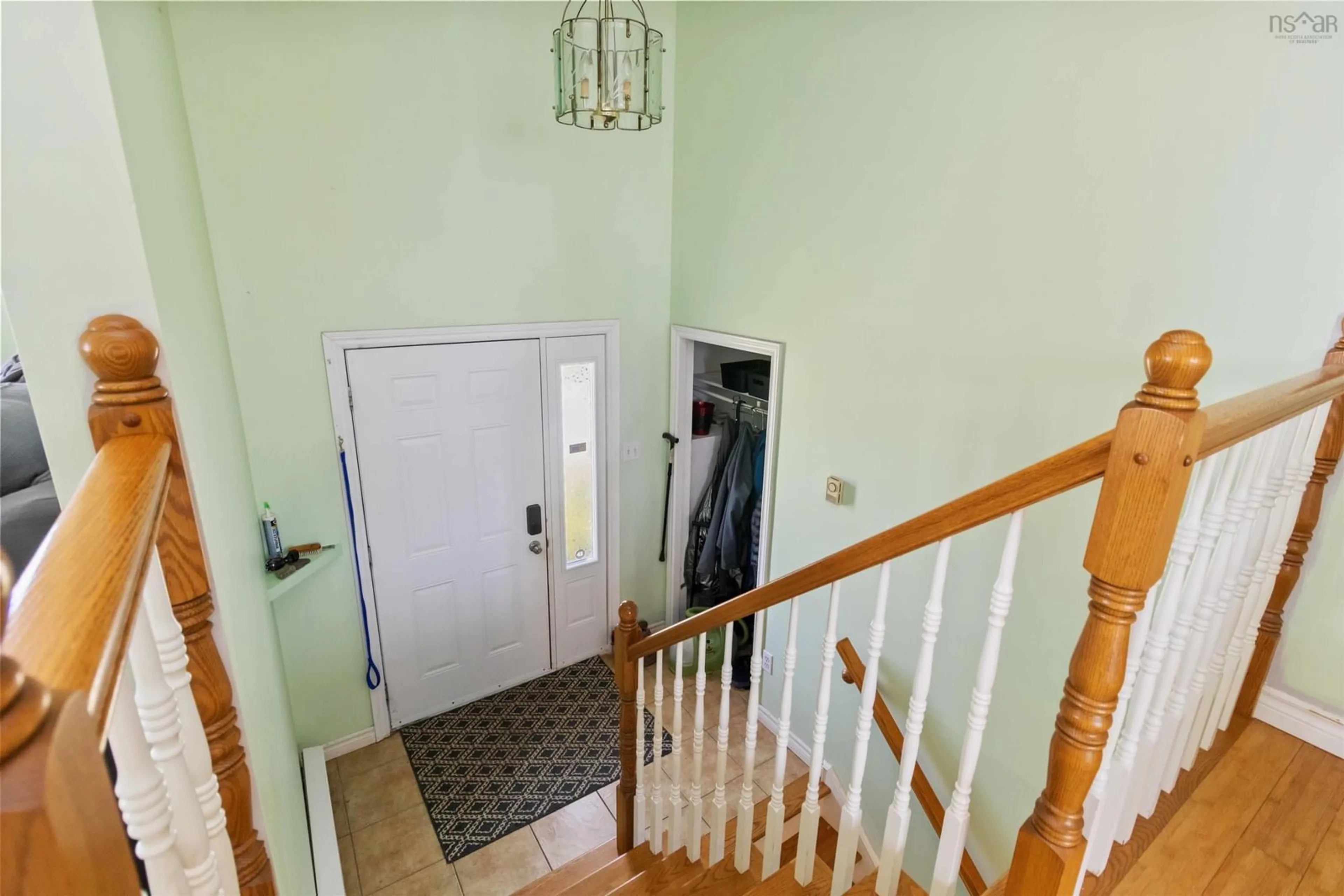 Indoor foyer for 131 Pinewood Cres, Cole Harbour Nova Scotia B2V 2P9