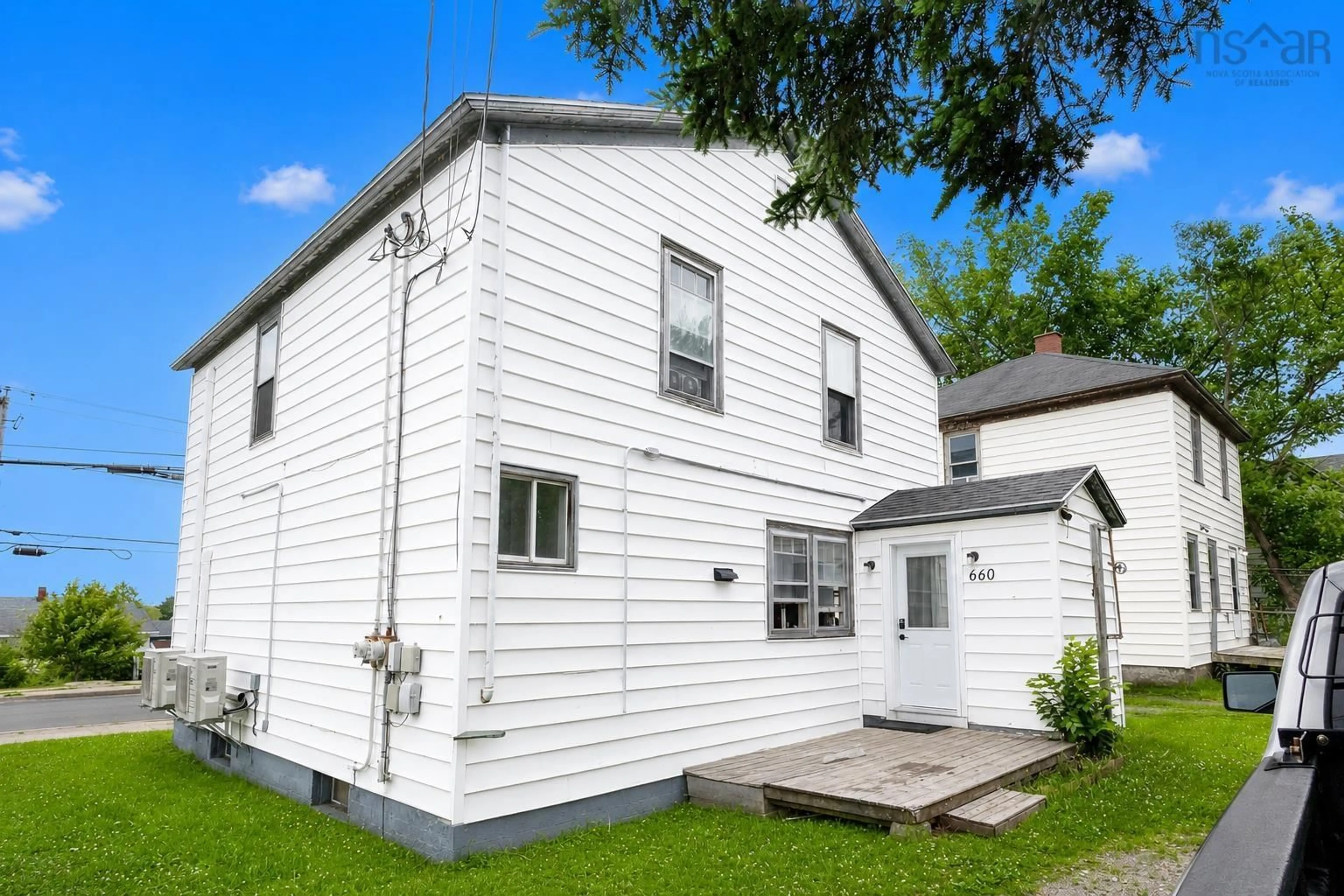 Home with vinyl exterior material, unknown for 660 Upper Prince St, Sydney Nova Scotia B1P 5N1