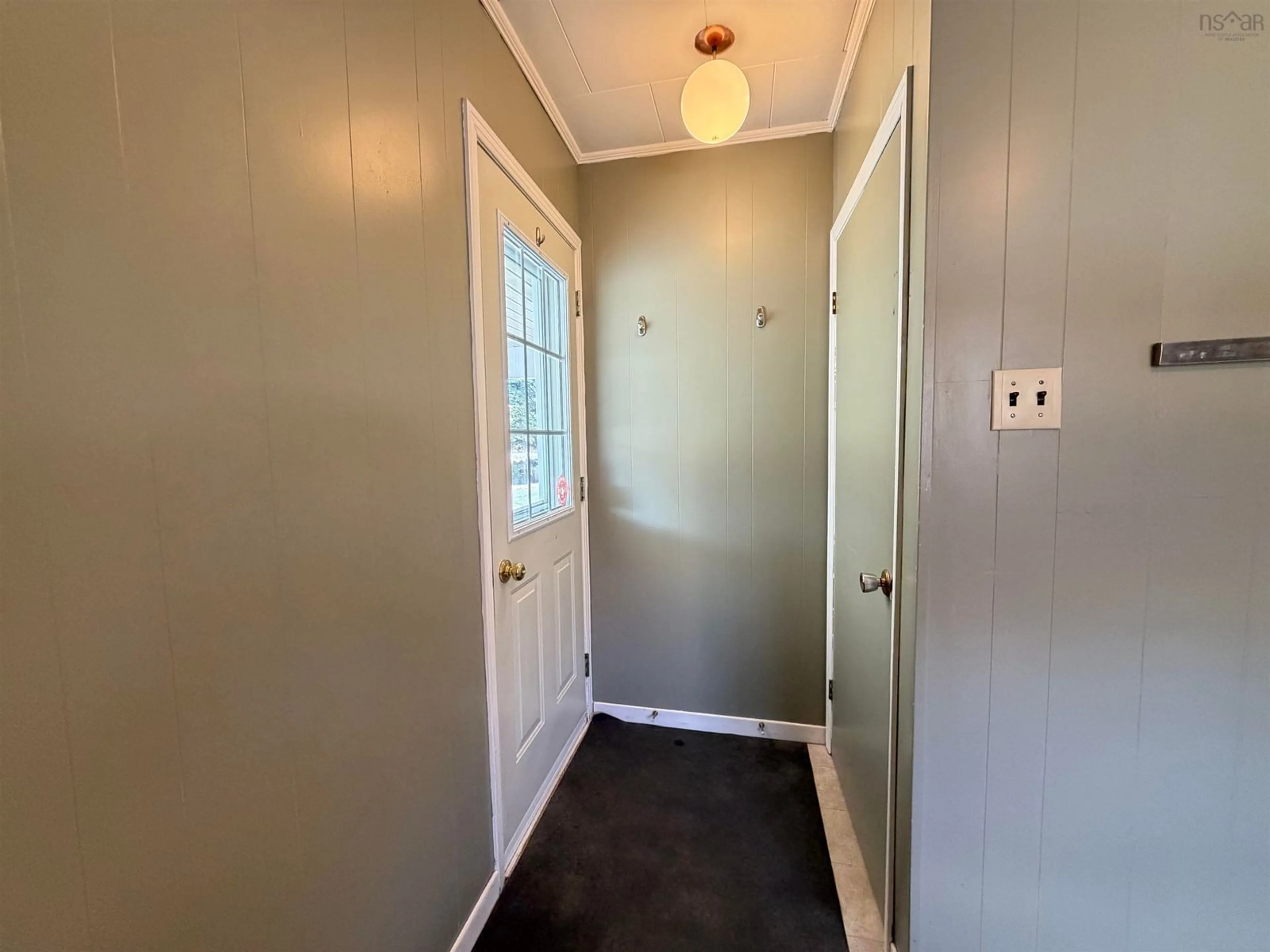 Indoor entryway for 23596 Highway 7, Sheet Harbour Nova Scotia B0J 3B0