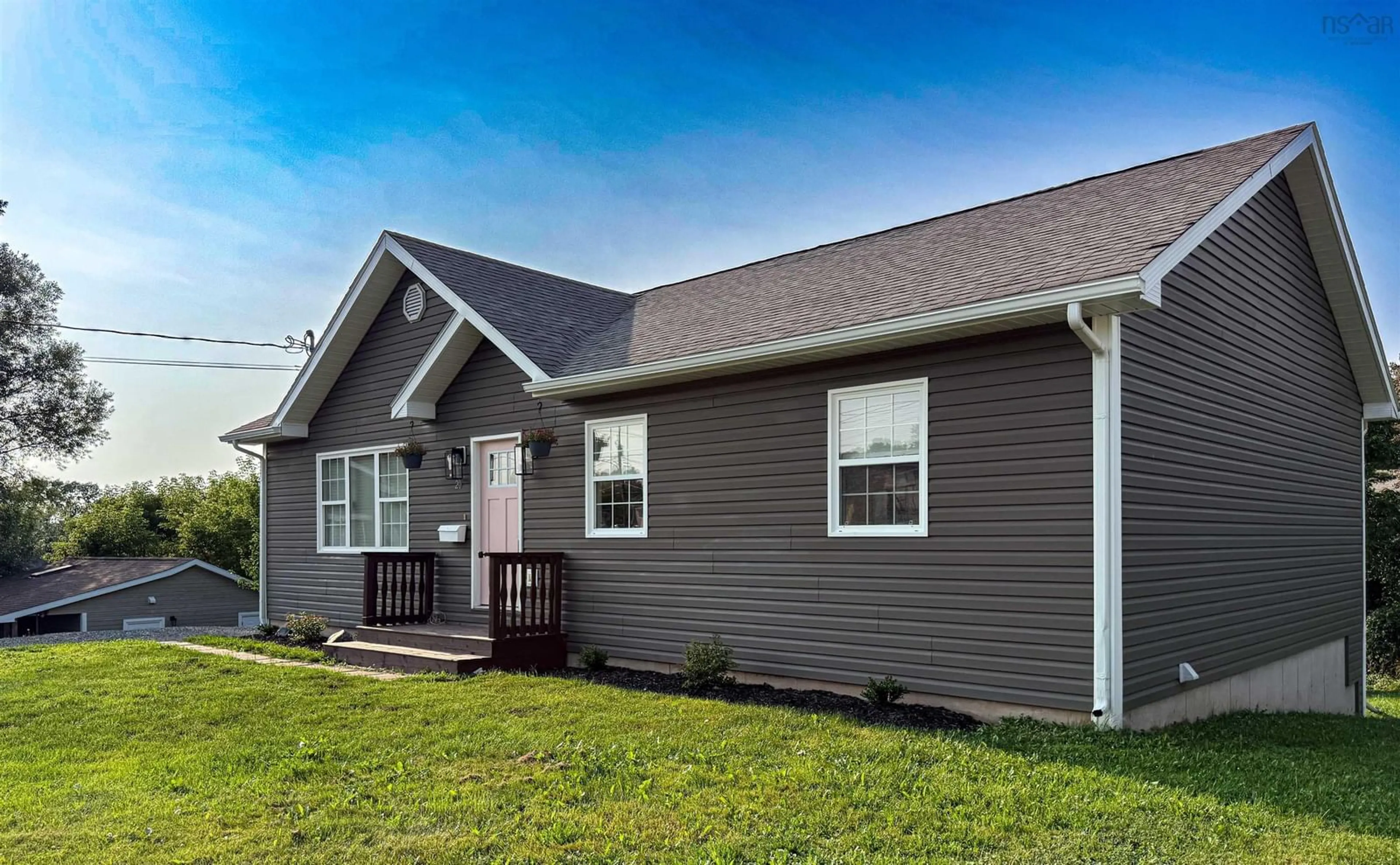Home with vinyl exterior material, street for 20 Norma Crt, New Glasgow Nova Scotia B2H 0C6