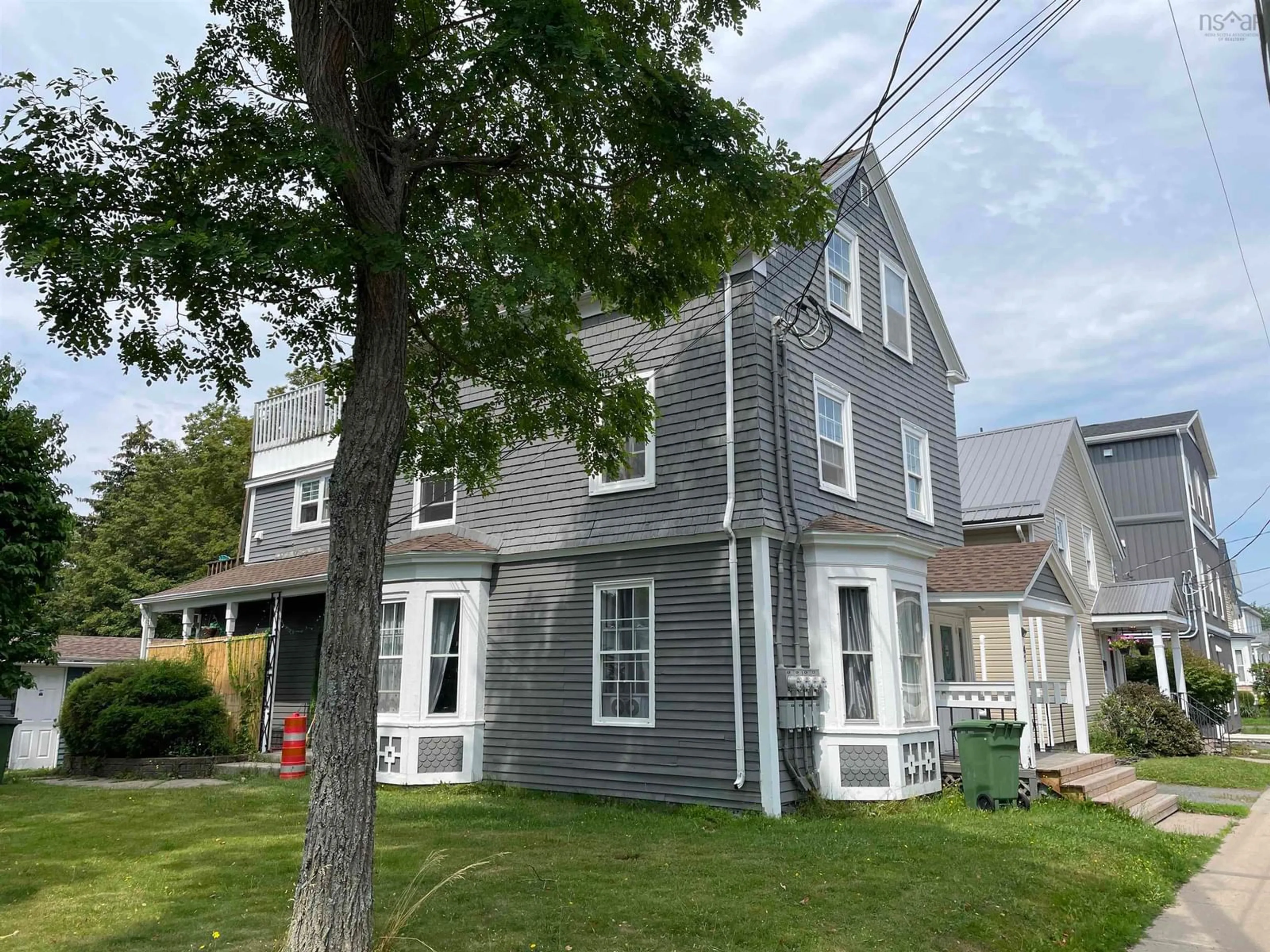 Home with vinyl exterior material, street for 40 King St, Truro Nova Scotia B2N 3K6