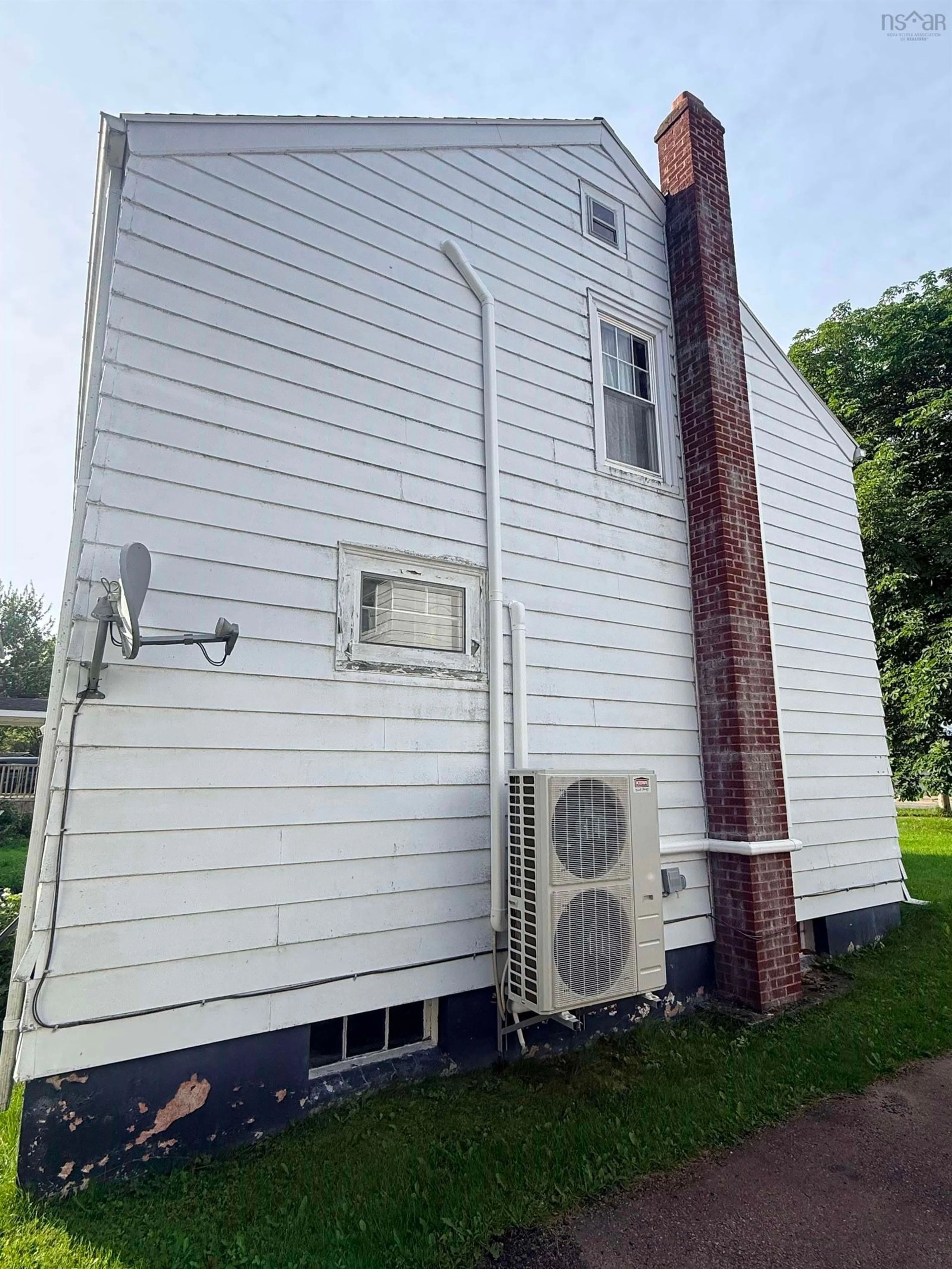 Home with vinyl exterior material, building for 221 Cottage Rd, Sydney Nova Scotia B1P 2E7
