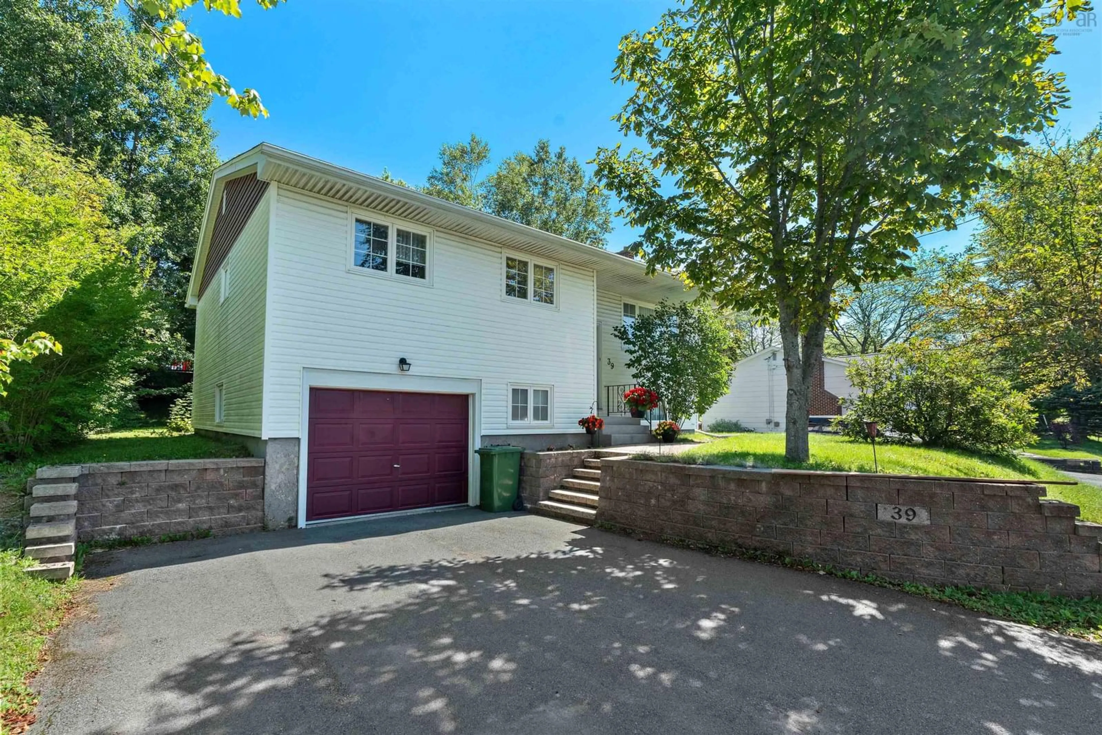 Unknown for 39 Robert Dr, Dartmouth Nova Scotia B2W 2A2