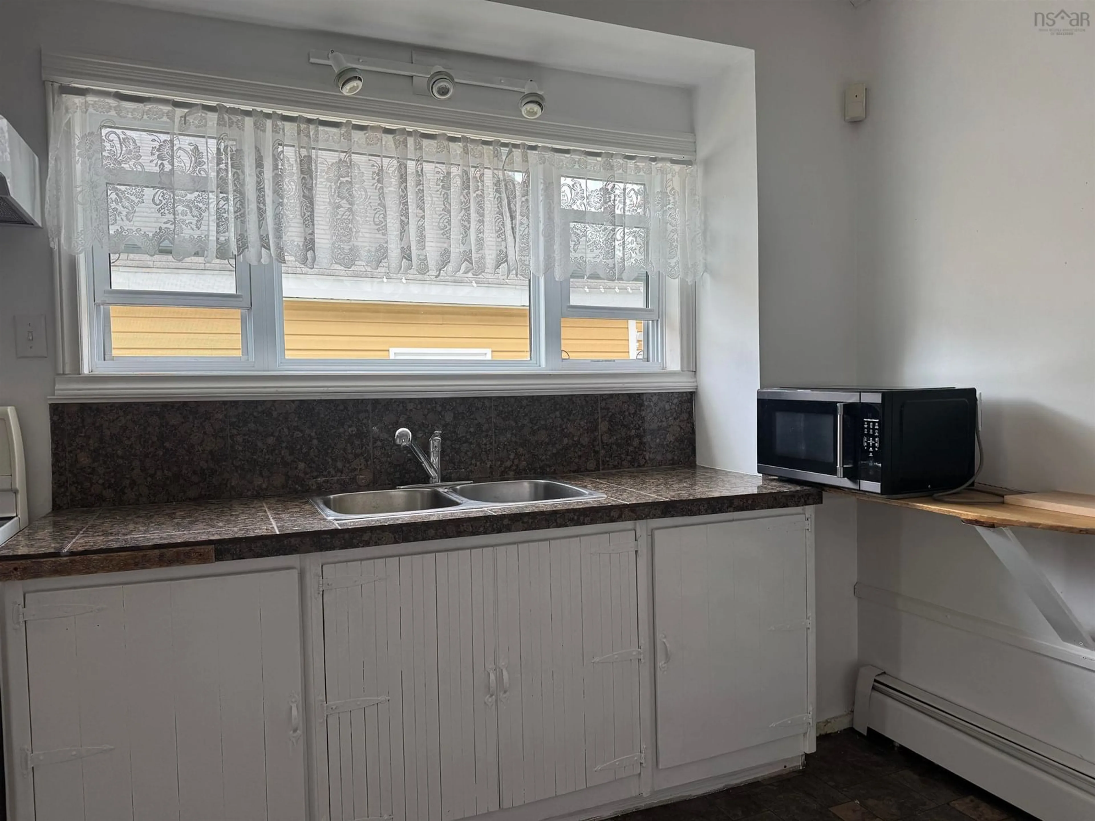 Standard kitchen, unknown for 74 Stanley St, North Sydney Nova Scotia B2A 1V2