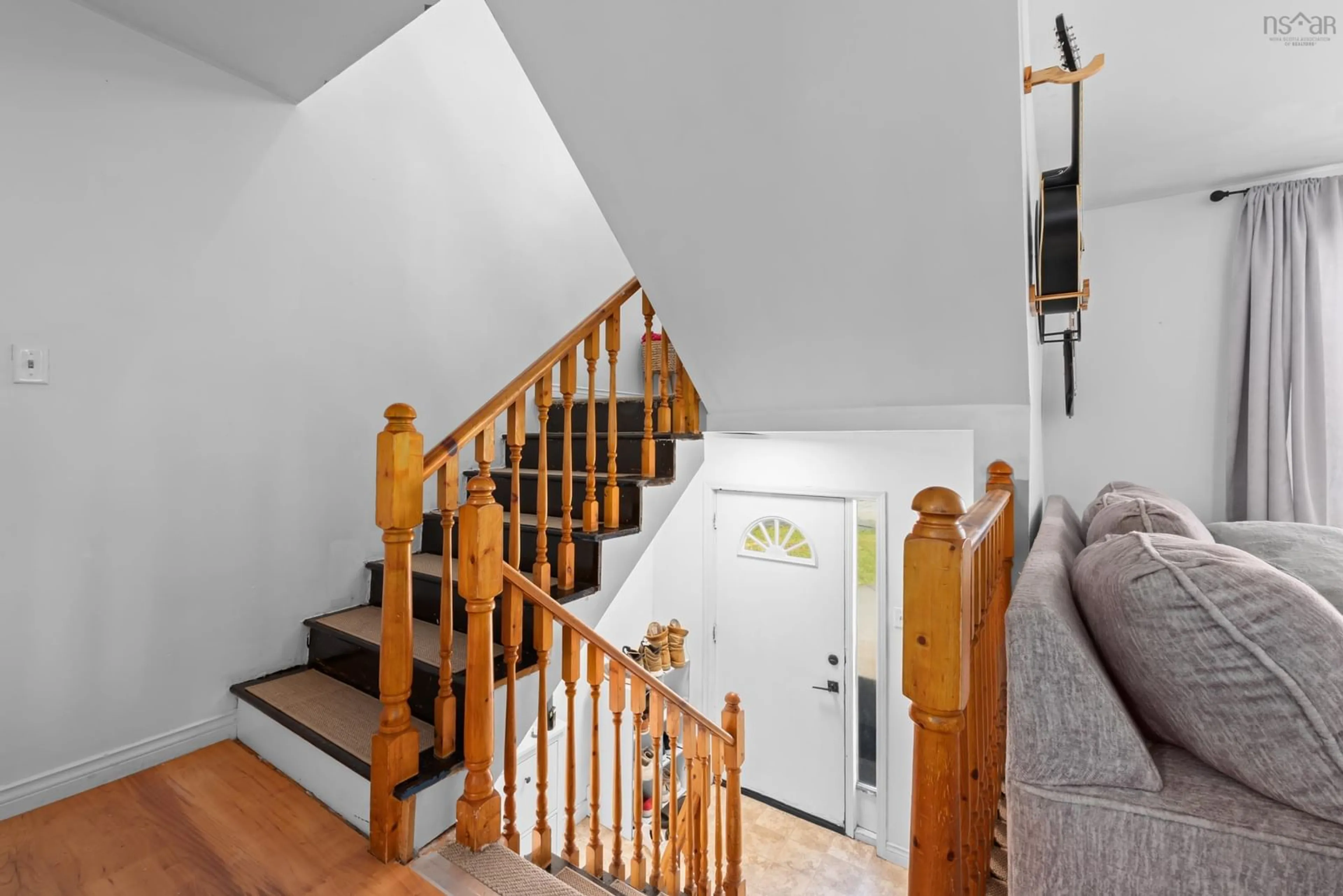 Indoor foyer for 28 Malik Crt, Lower Sackville Nova Scotia B4C 3V8