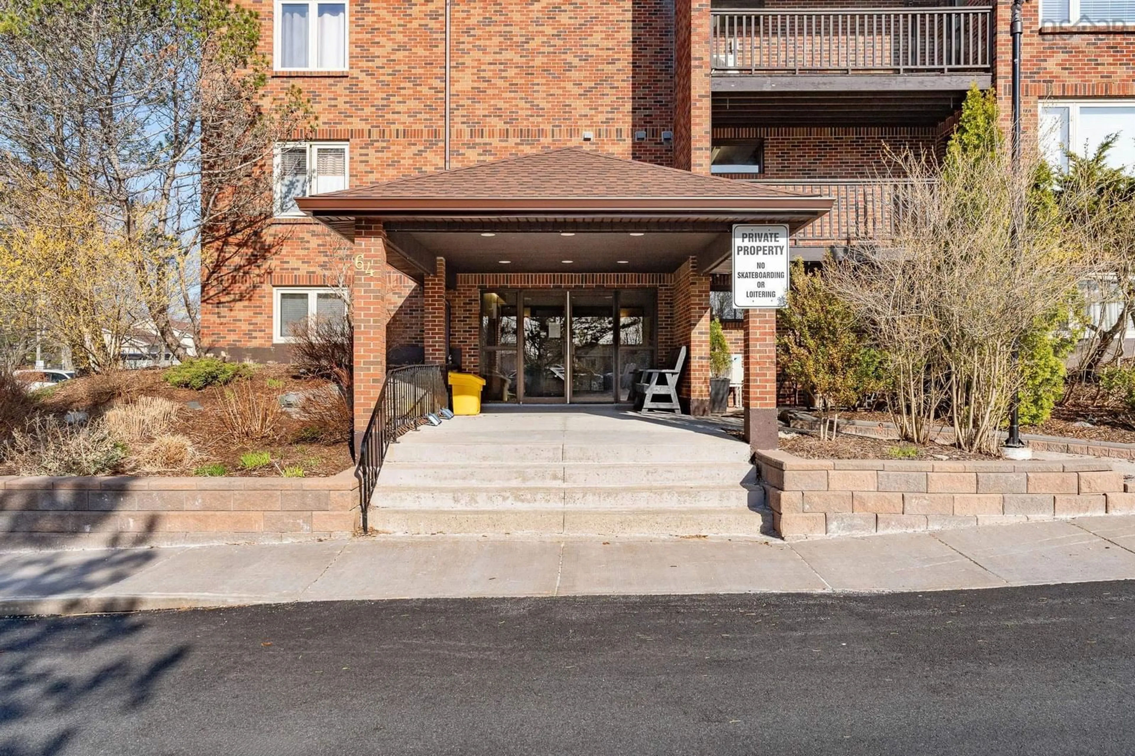 Indoor foyer for 64 Cumberland Dr #402, Cole Harbour Nova Scotia B2V 2C7