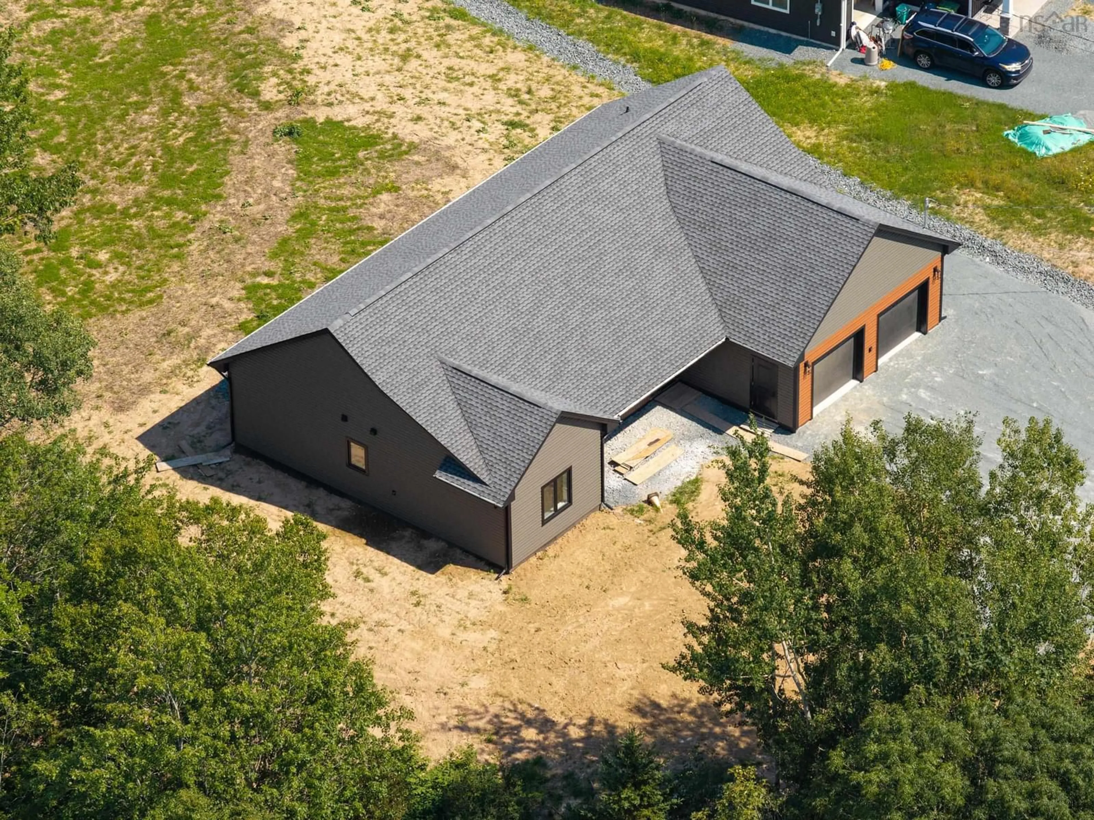 A pic from outside/outdoor area/front of a property/back of a property/a pic from drone, building for 642 Bissett Rd, Cole Harbour Nova Scotia B2V 2T5