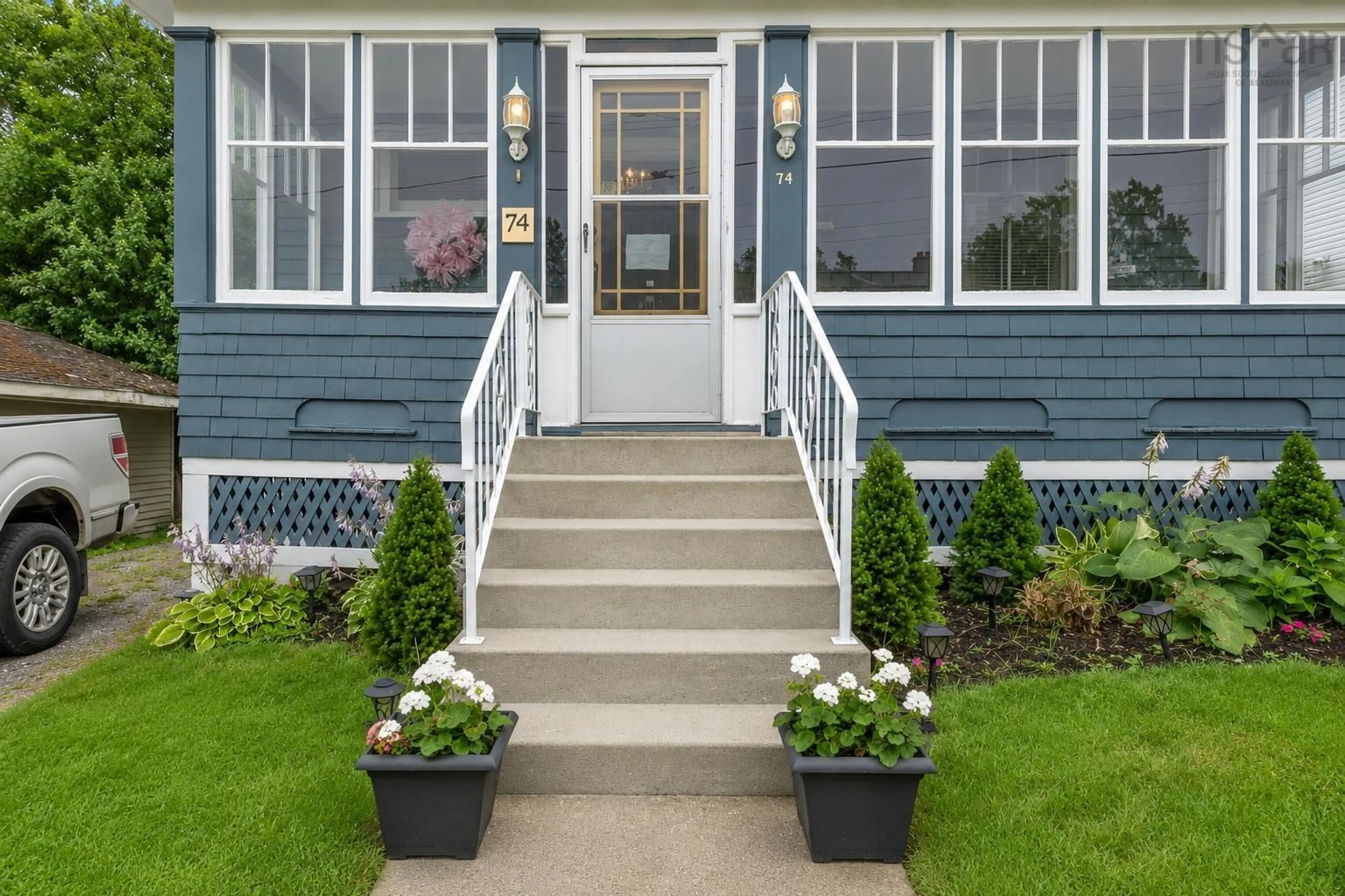 Unknown for 74 Oxford St, Sydney Nova Scotia B1P 4C6