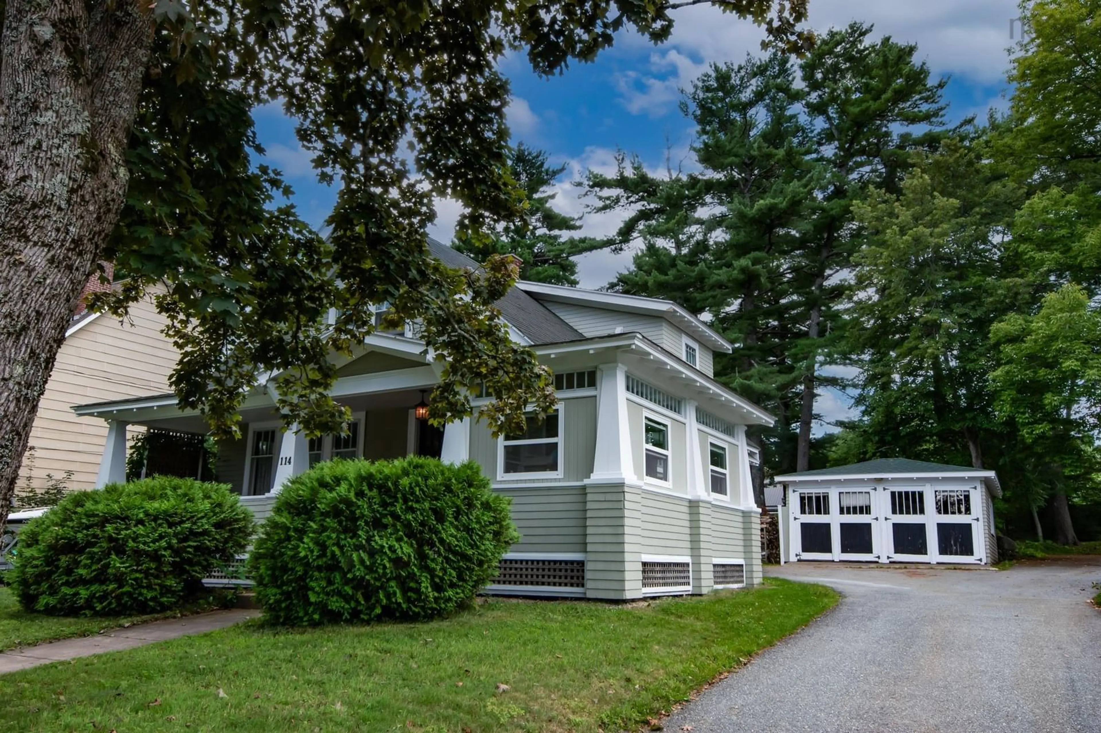 Home with vinyl exterior material, street for 114 Alexandra Ave, Bridgewater Nova Scotia B4V 1H4