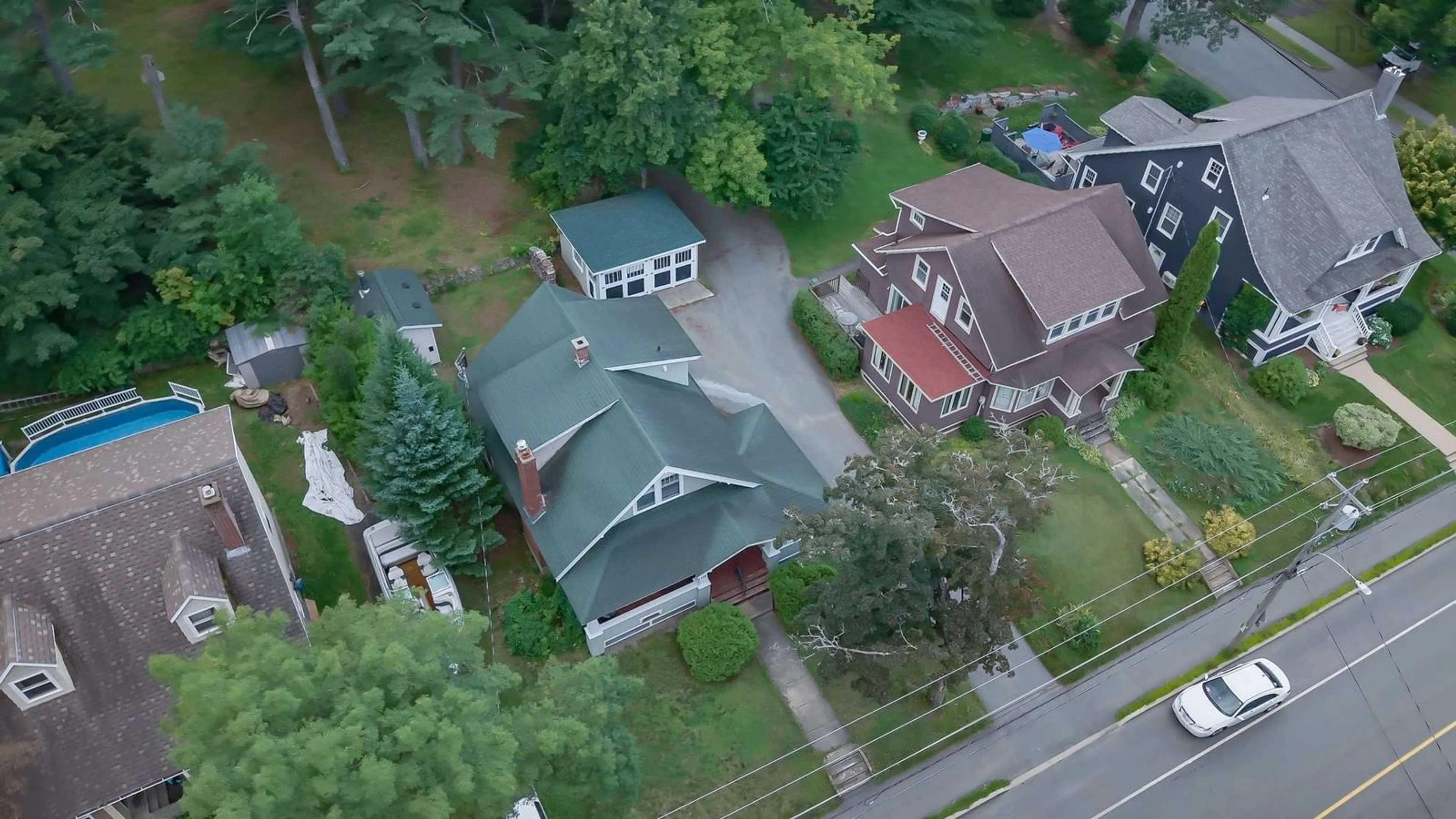 A pic from outside/outdoor area/front of a property/back of a property/a pic from drone, street for 114 Alexandra Ave, Bridgewater Nova Scotia B4V 1H4