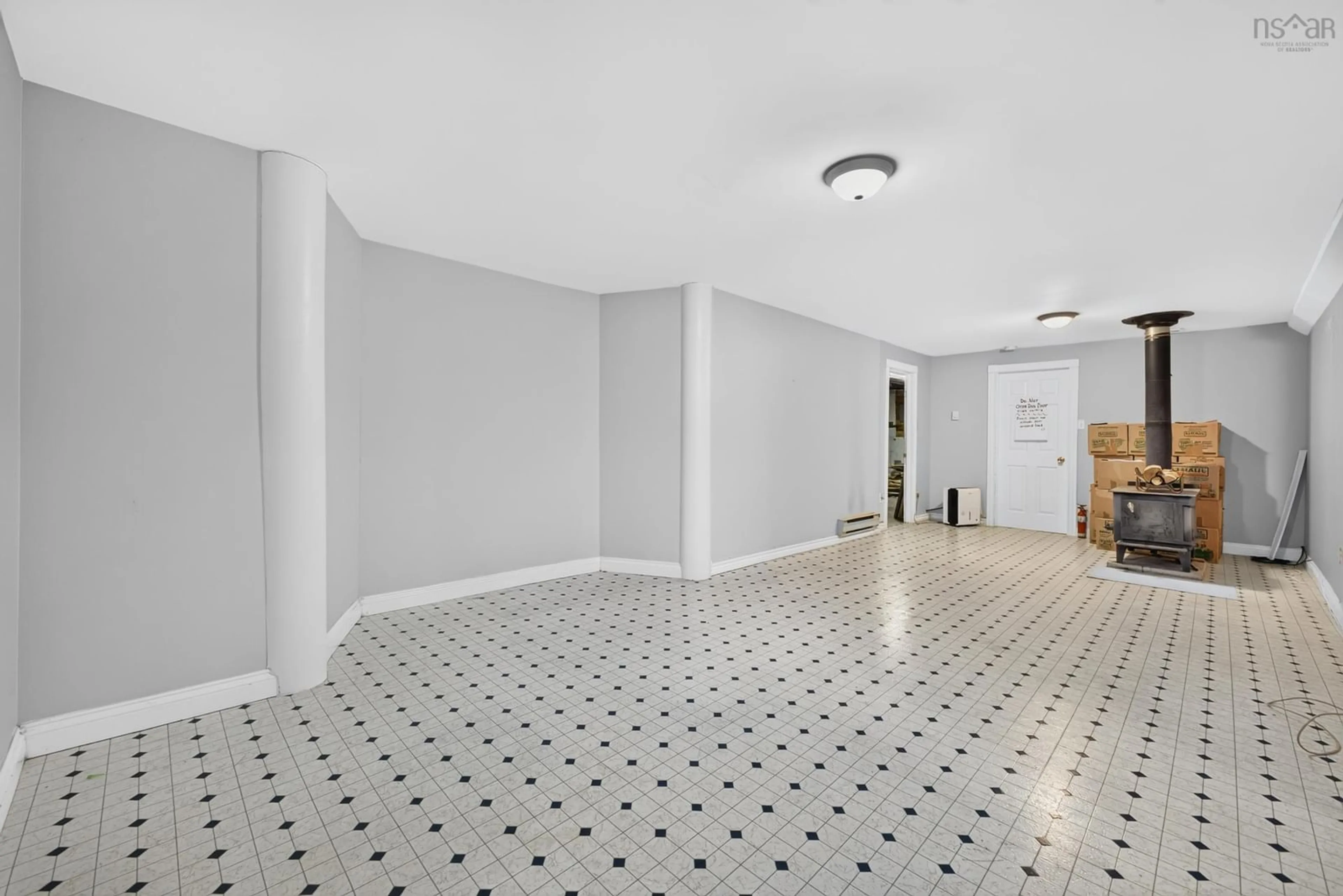 Indoor foyer for 1 Hillcrest St, Truro Nova Scotia B2N 3M2