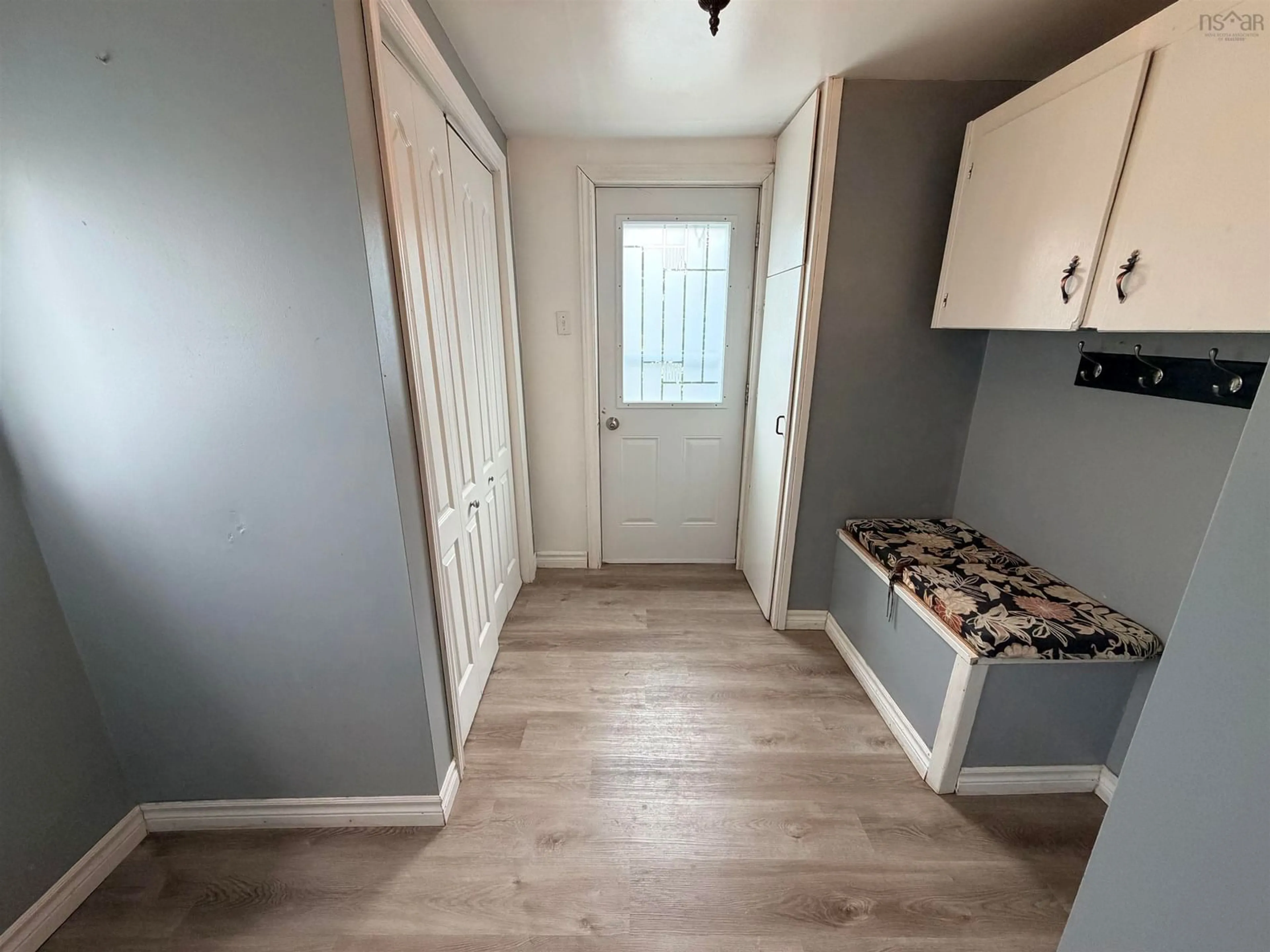 Indoor entryway for 626 St. Joseph St, New Waterford Nova Scotia B1H 4G8