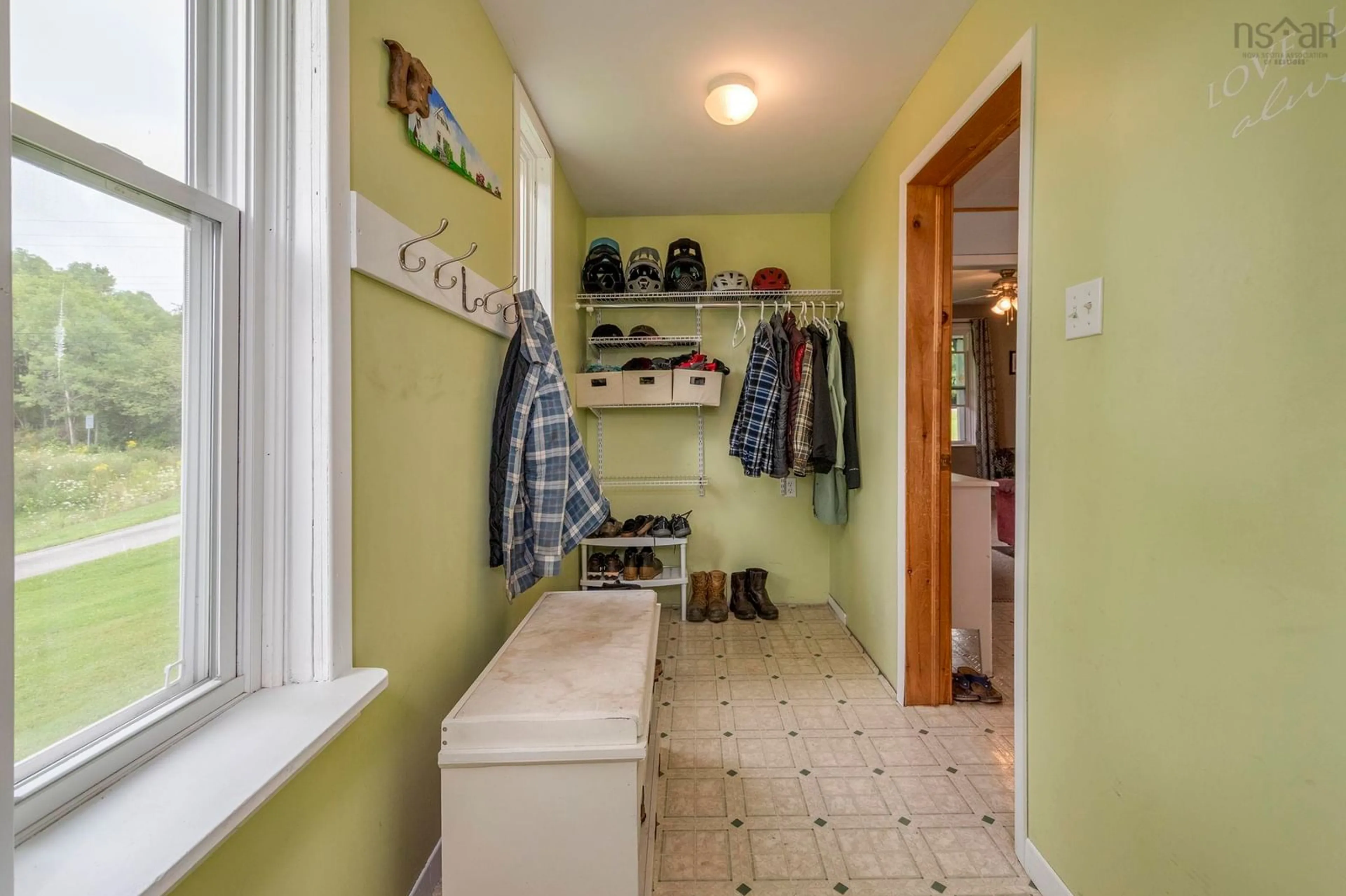 Indoor entryway for Trafalgar Rd #4540, Hopewell Nova Scotia B0K 1C0