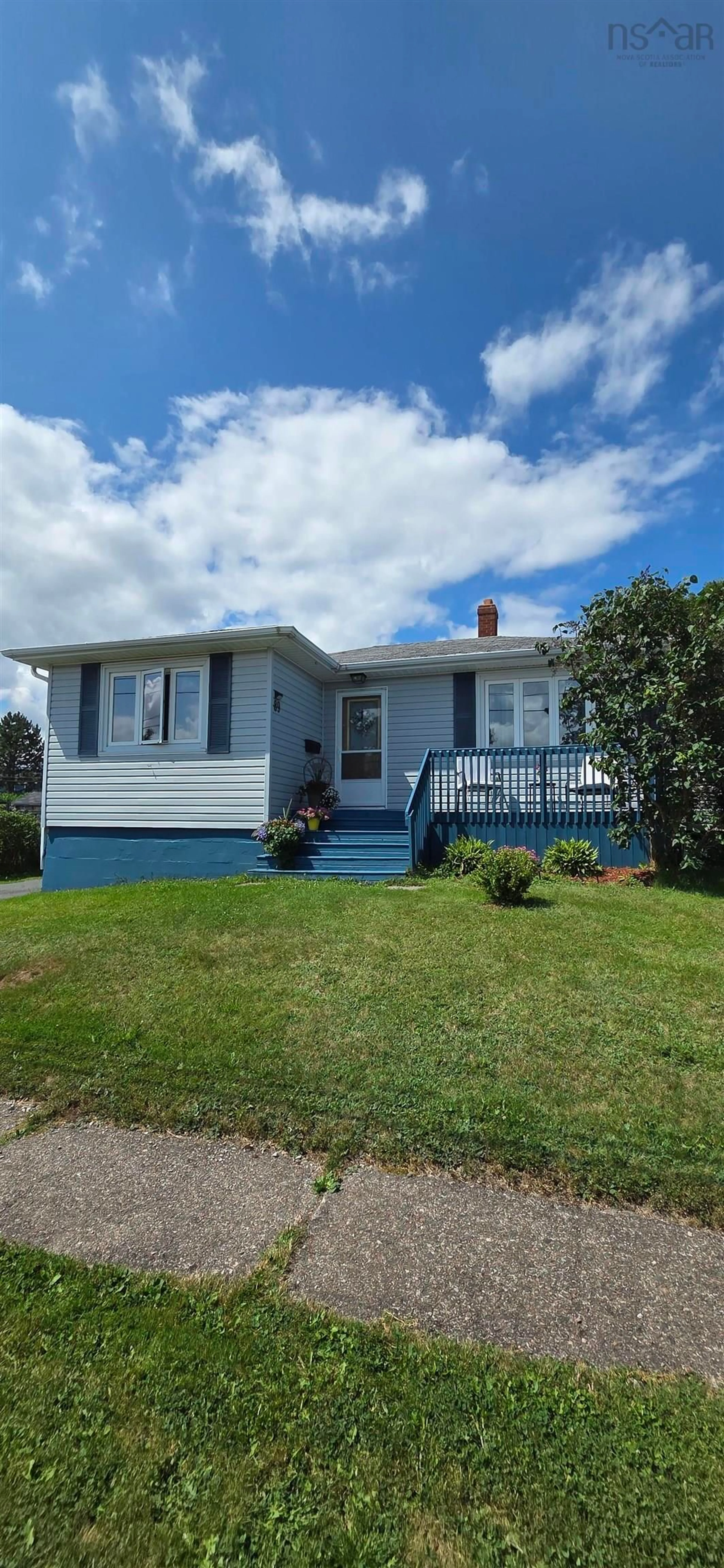 Home with vinyl exterior material, street for 89 Catherine St, Glace Bay Nova Scotia B1A 2K2