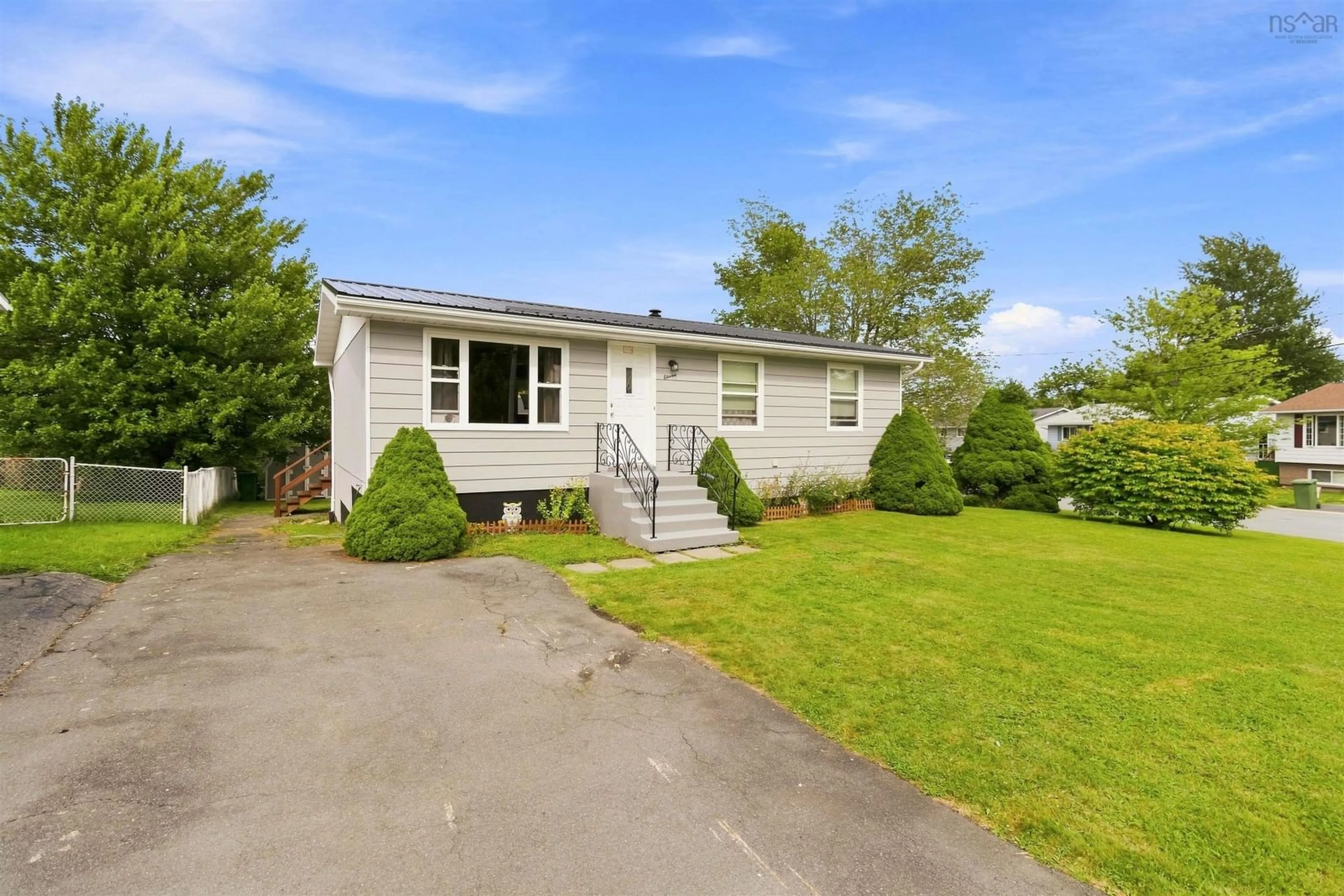 Home with vinyl exterior material, street for 11 Savona Crt, Cole Harbour Nova Scotia B2W 4R1