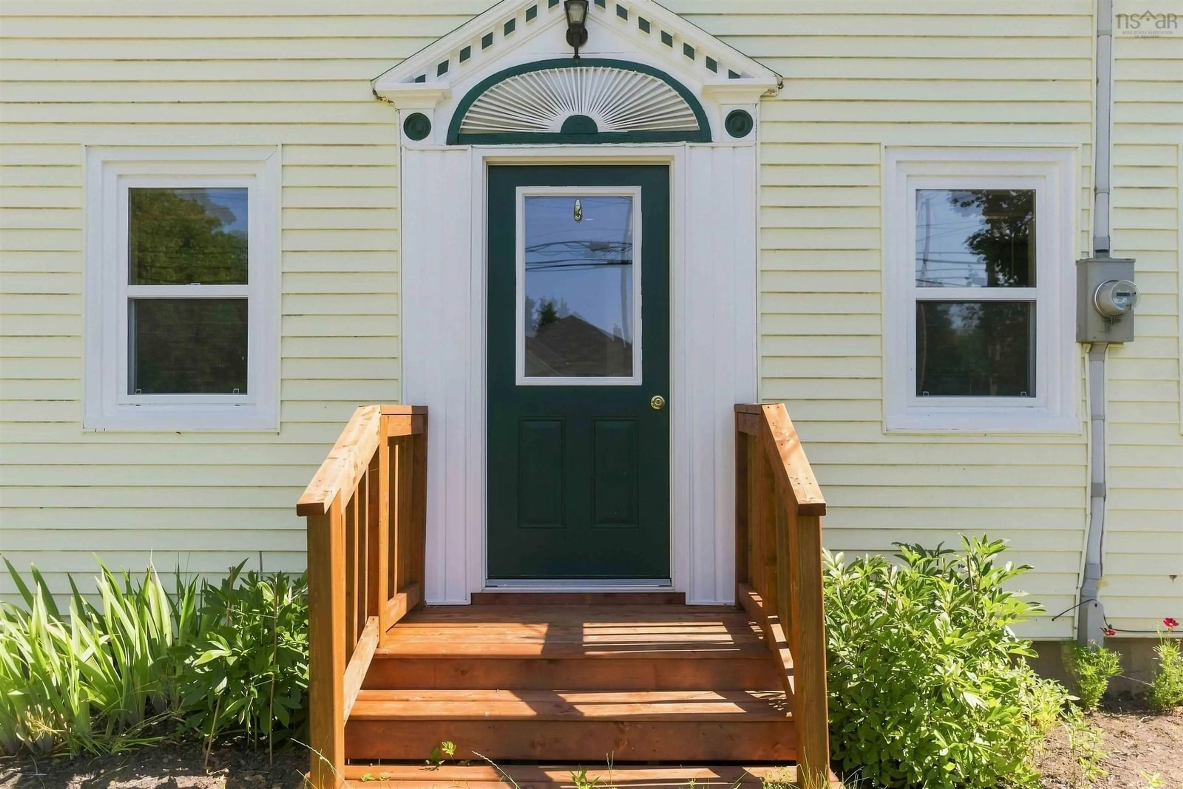 Indoor entryway for 14077 Highway 1, Hants Border Nova Scotia B0P 1P0