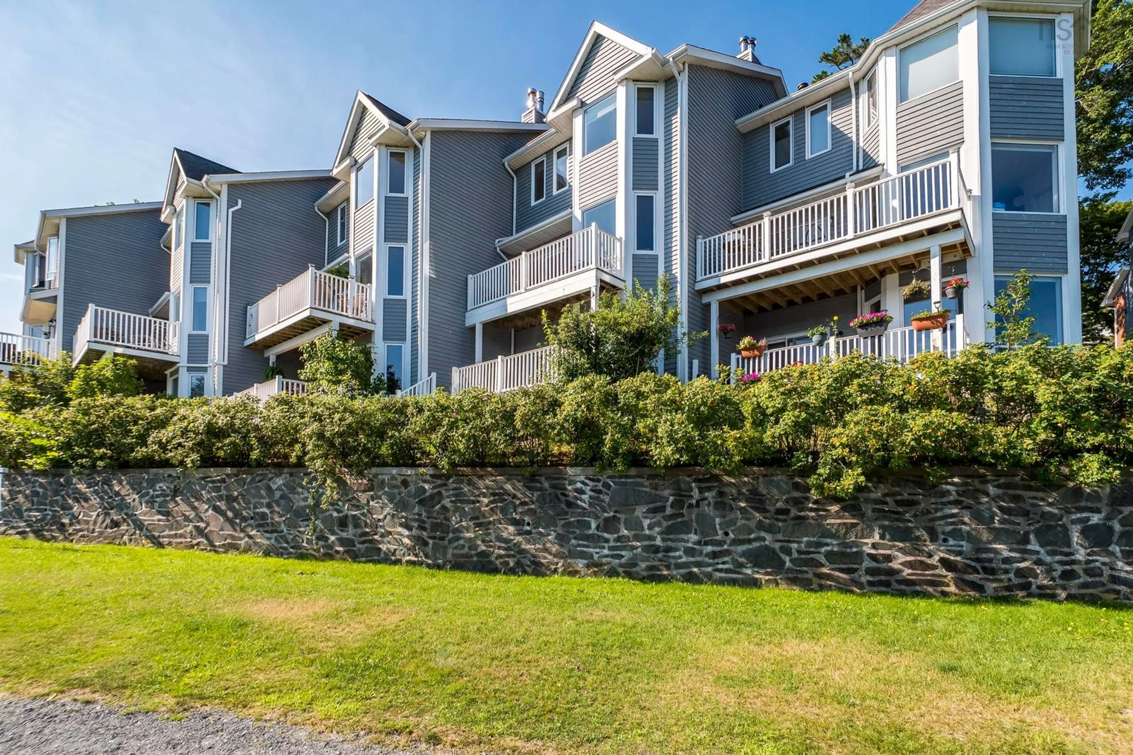 A pic from outside/outdoor area/front of a property/back of a property/a pic from drone, water/lake/river/ocean view for 125 Anchor Dr, Halifax Nova Scotia B3N 3B9