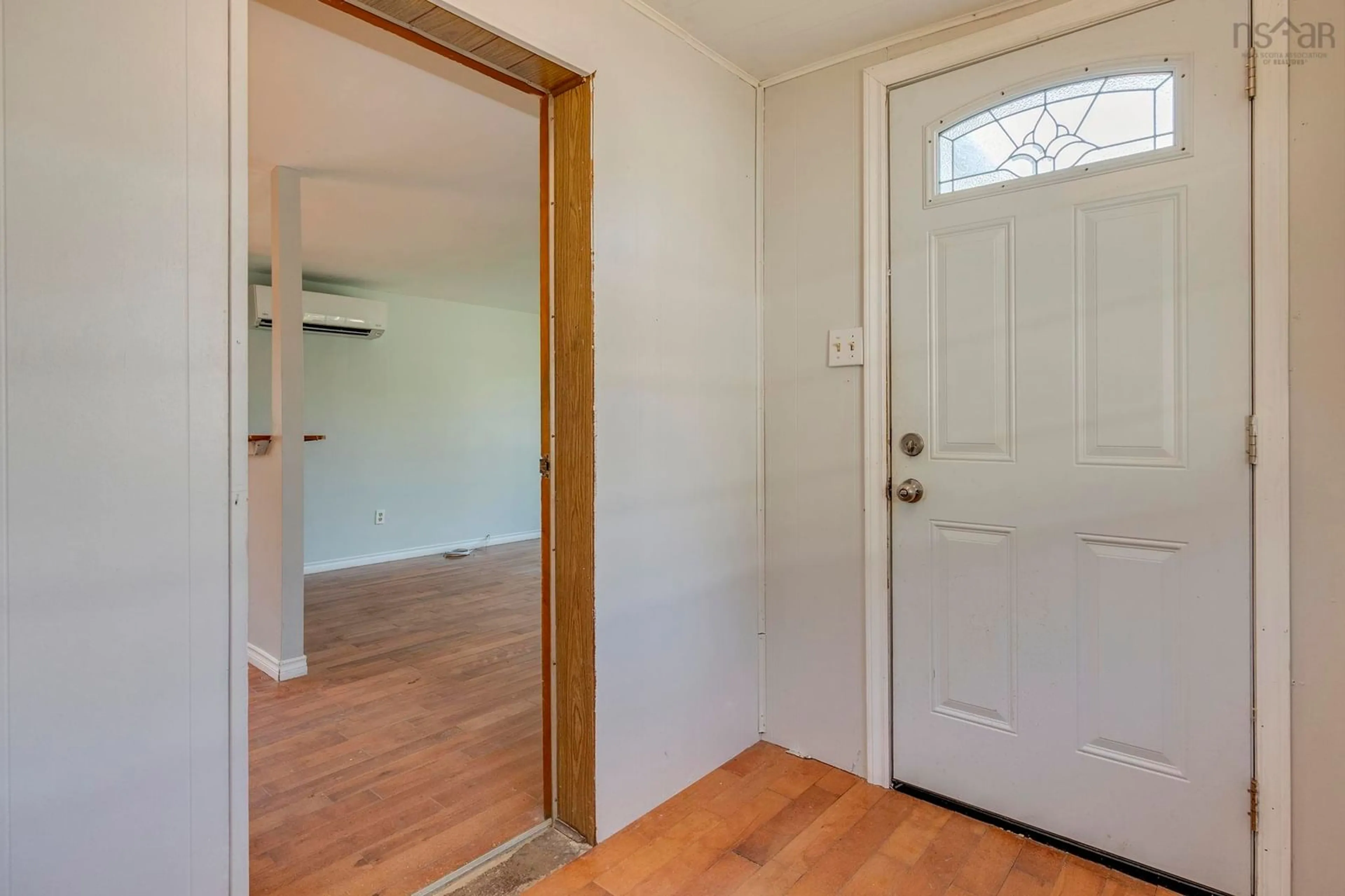 Indoor entryway for 714 Fern Dr, Beaver Bank Nova Scotia B4E 1L9