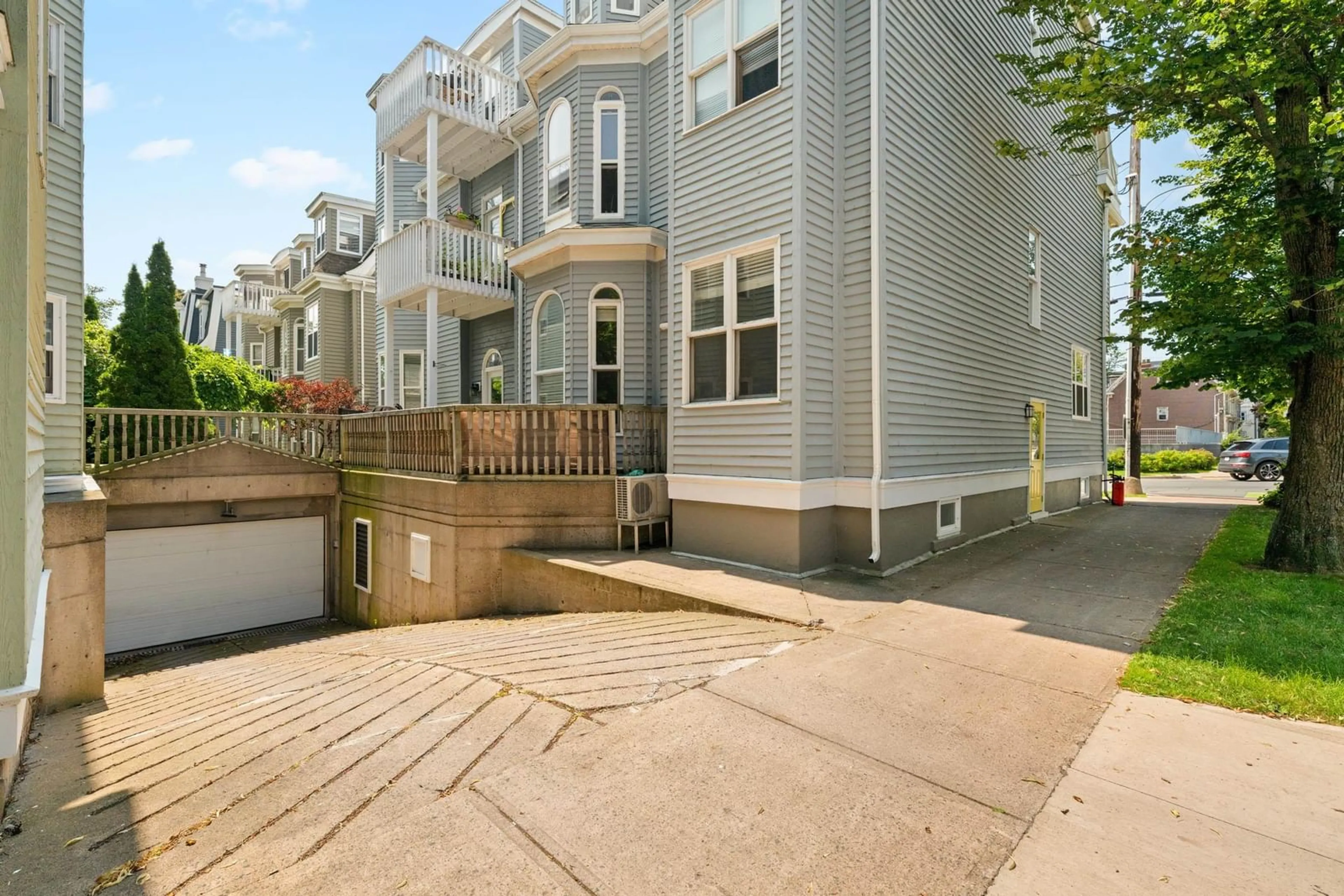 Unknown for 1069 South Park St #1, Halifax Nova Scotia B3H 2W5