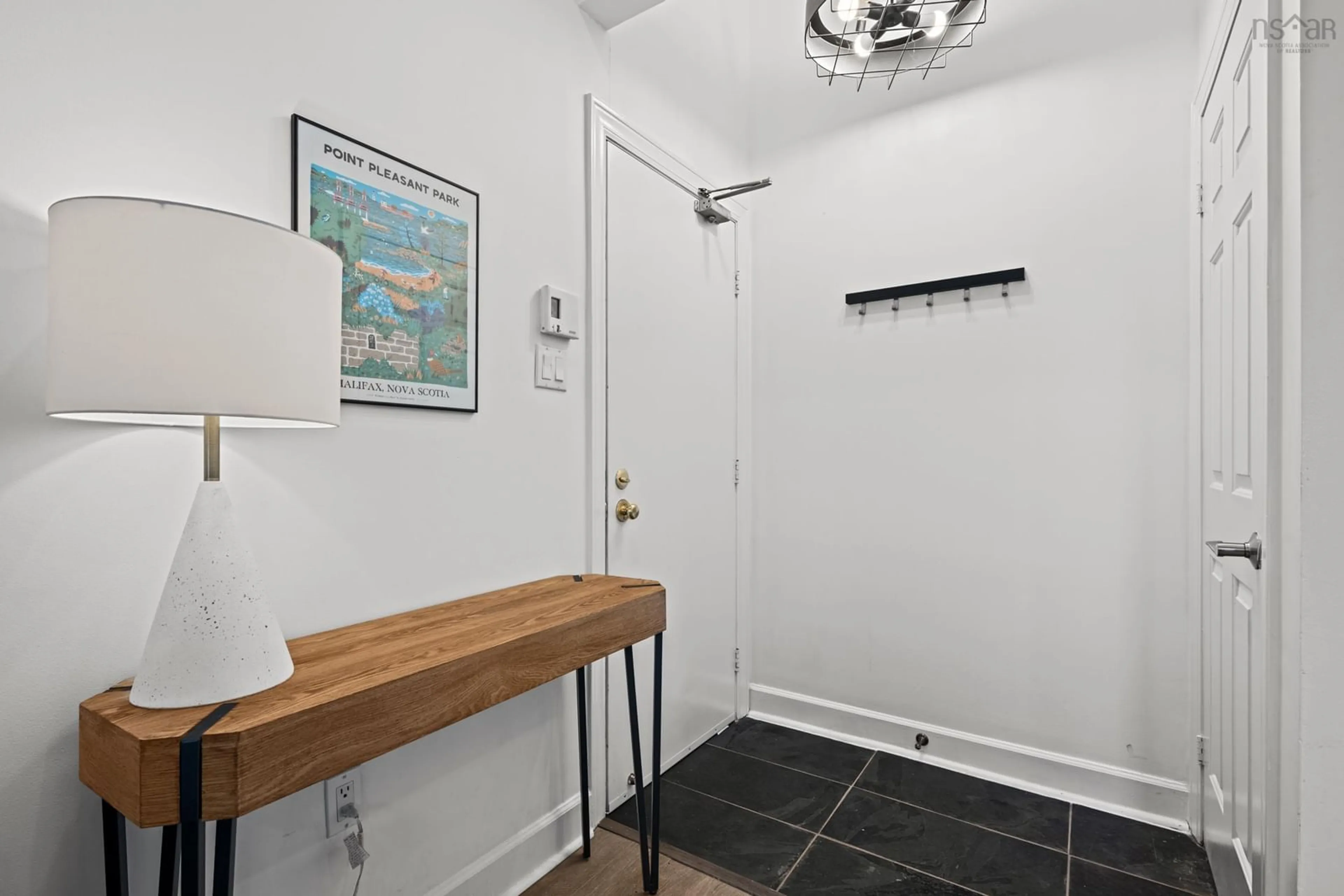 Indoor entryway for 1069 South Park St #1, Halifax Nova Scotia B3H 2W5