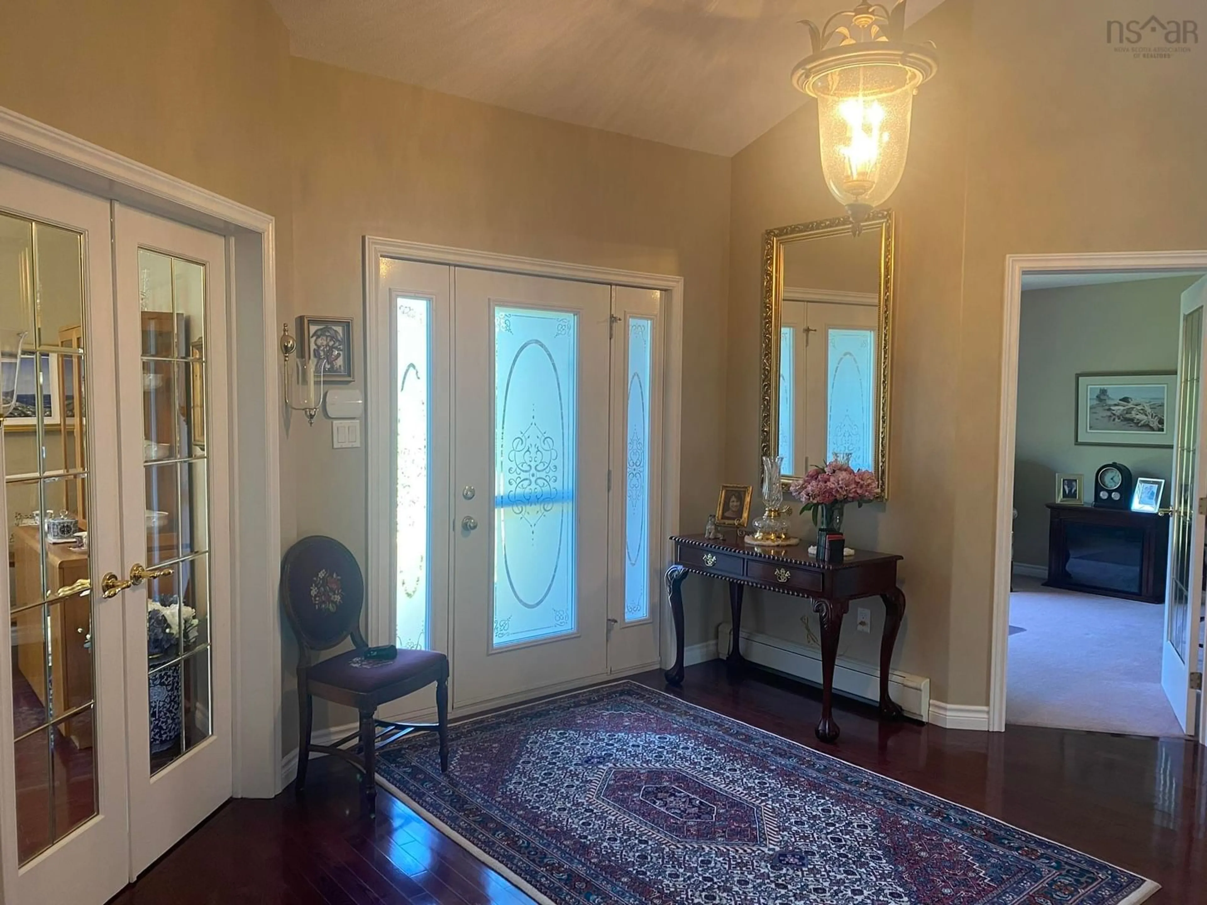 Indoor entryway for 215 Westwood Blvd, Tantallon Nova Scotia B3Z 1N1