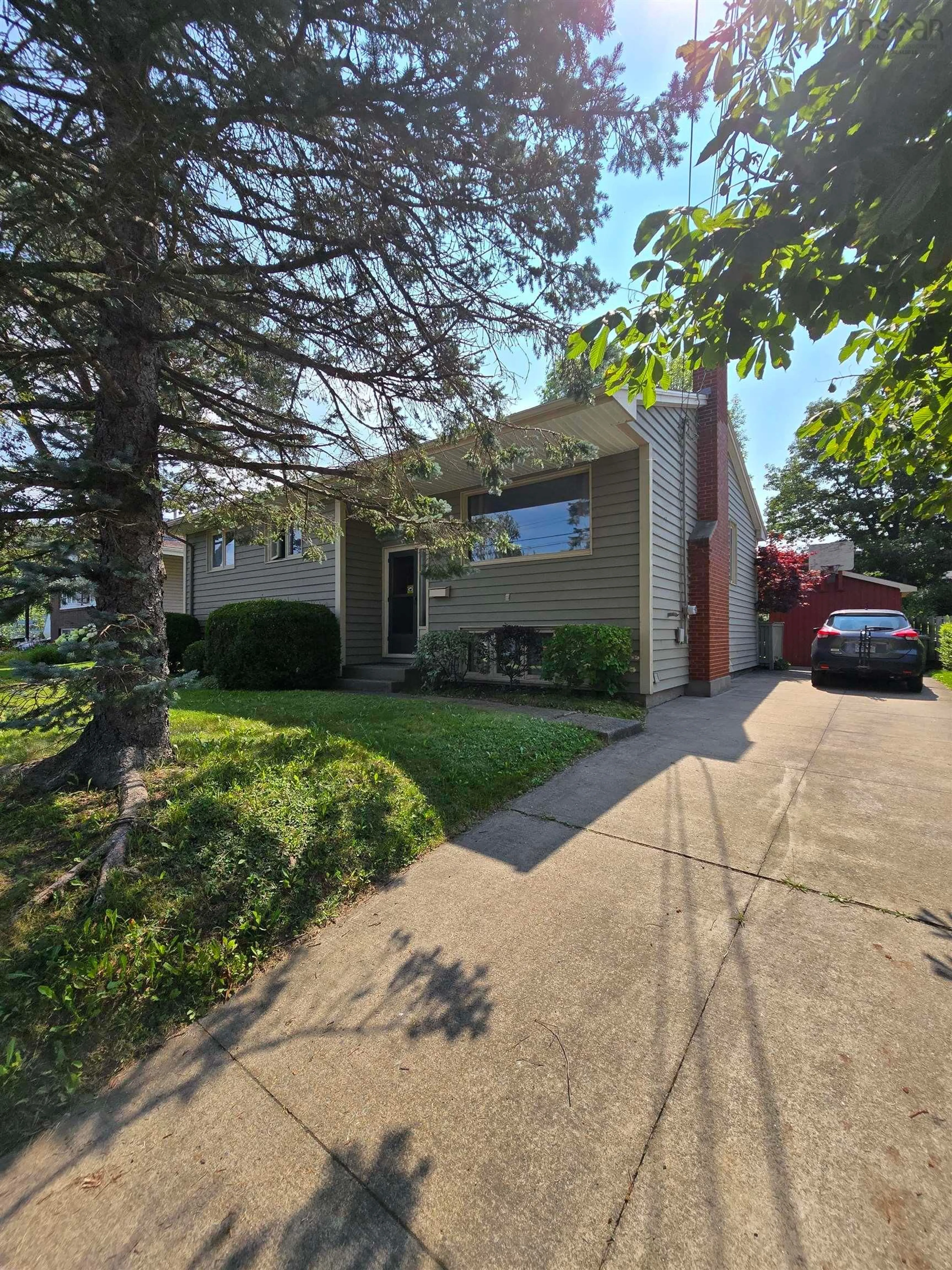 Home with vinyl exterior material, street for 26 Elwin Cres, Dartmouth Nova Scotia B2W 3J6